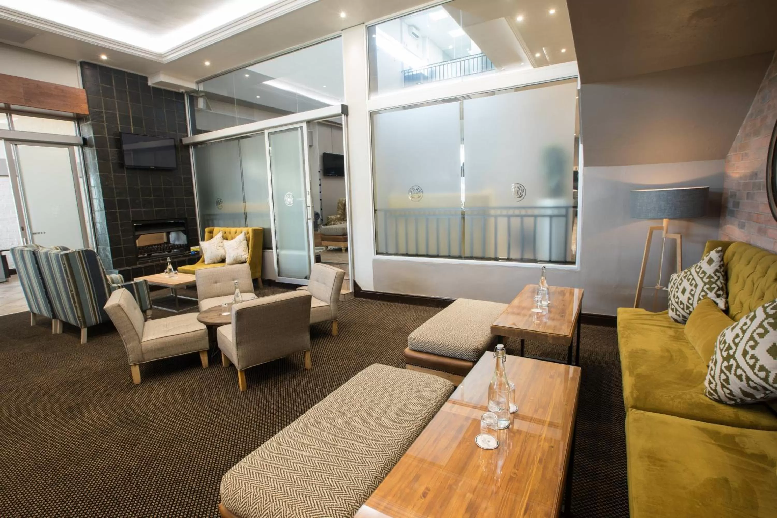Lounge or bar in Protea Hotel by Marriott Stellenbosch & Conference Centre