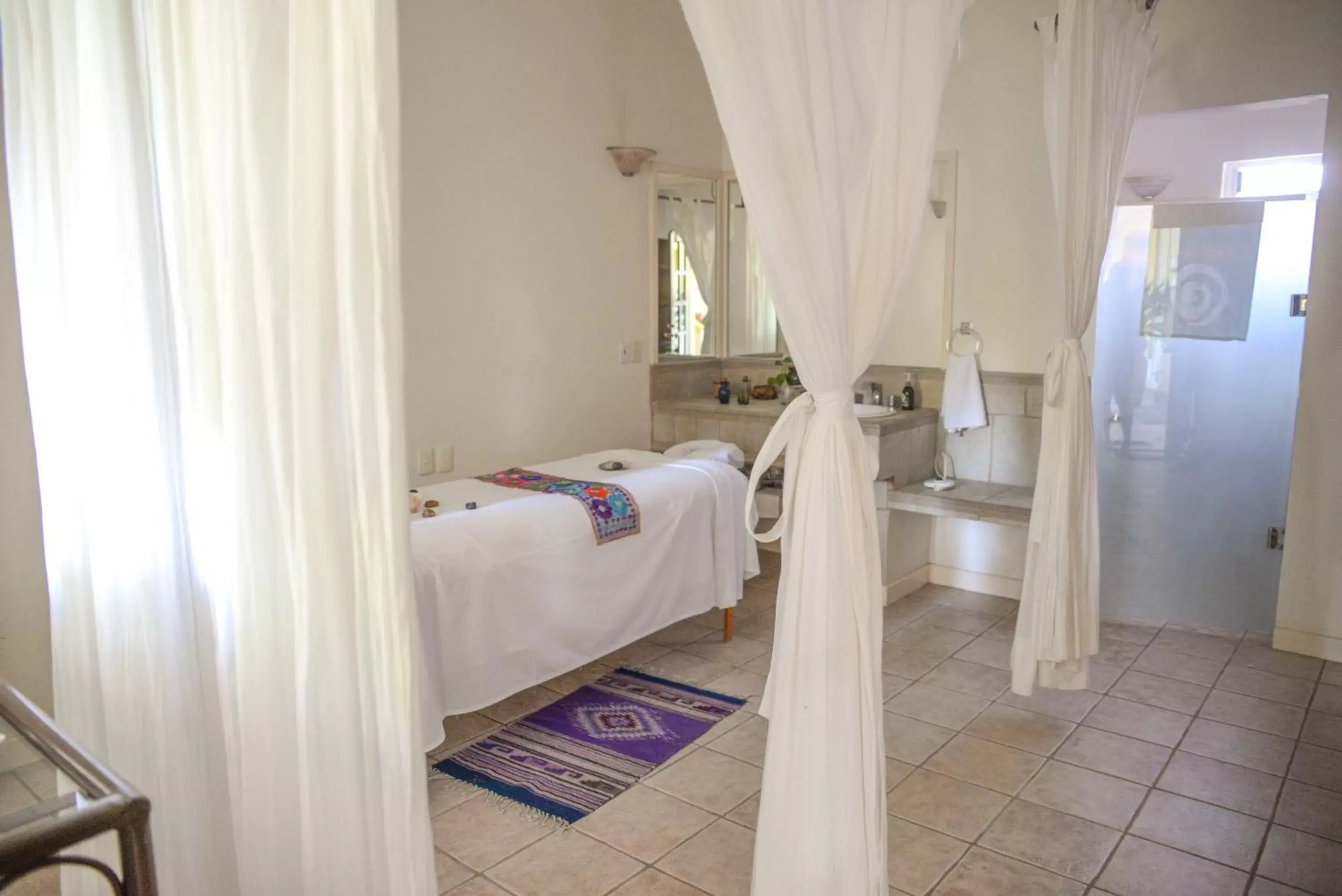 Spa and wellness centre/facilities, Bed in Hotel Hacienda Los Laureles