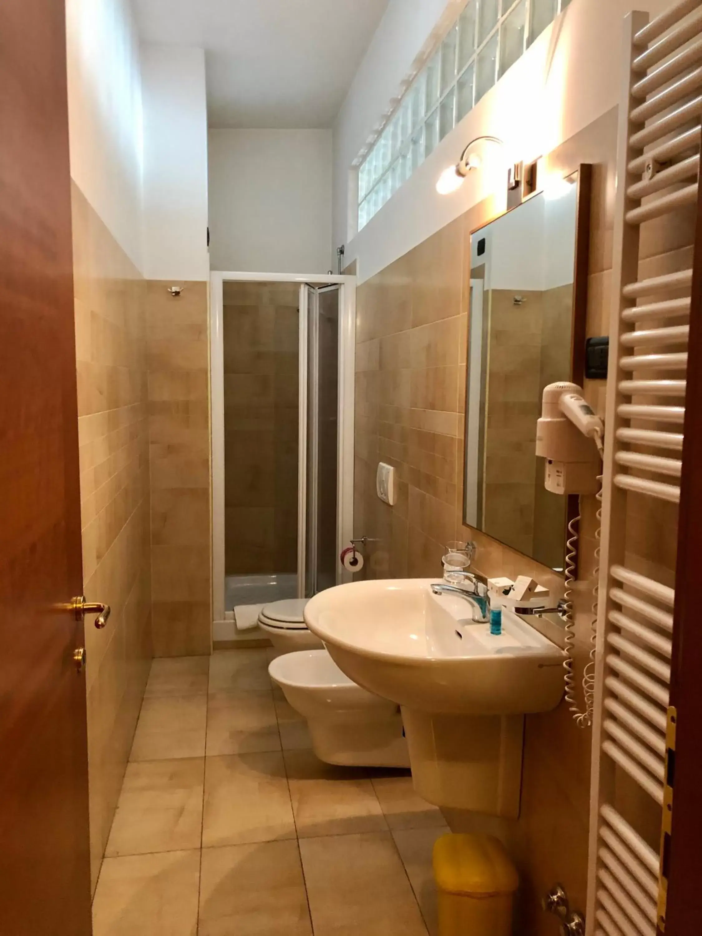 Shower, Bathroom in Albergo Mingone