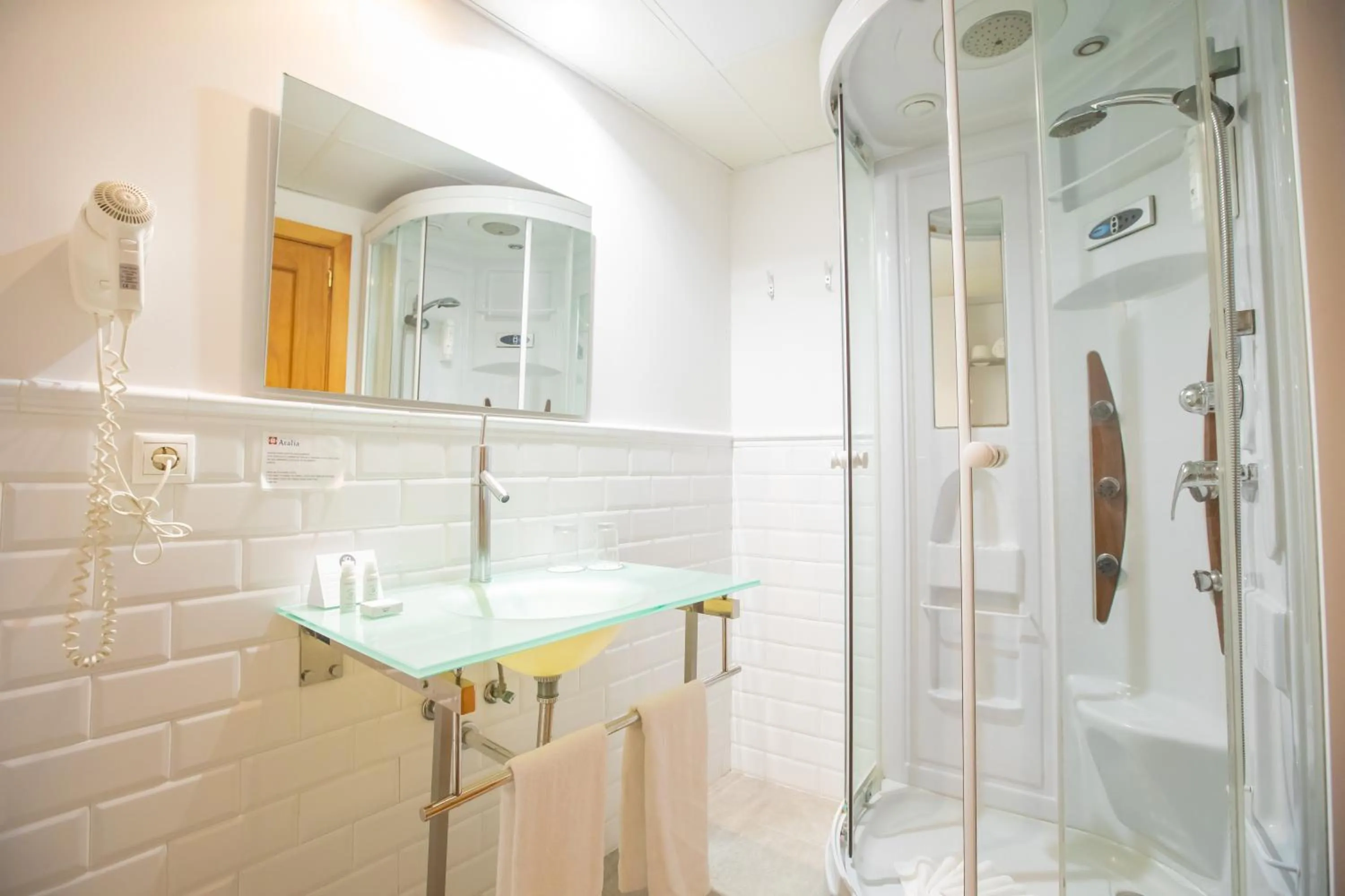 Shower in Soho Boutique Atalia