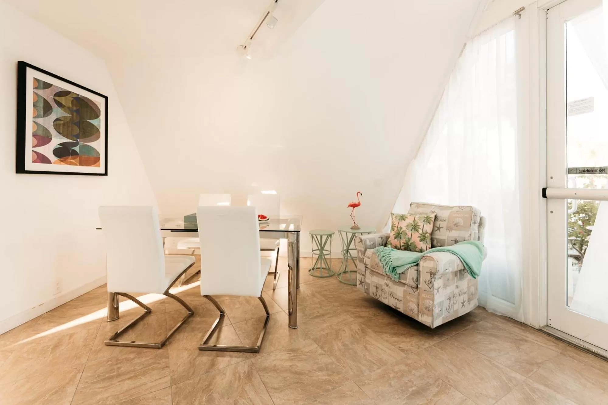 Dining area in Pyramids in Florida