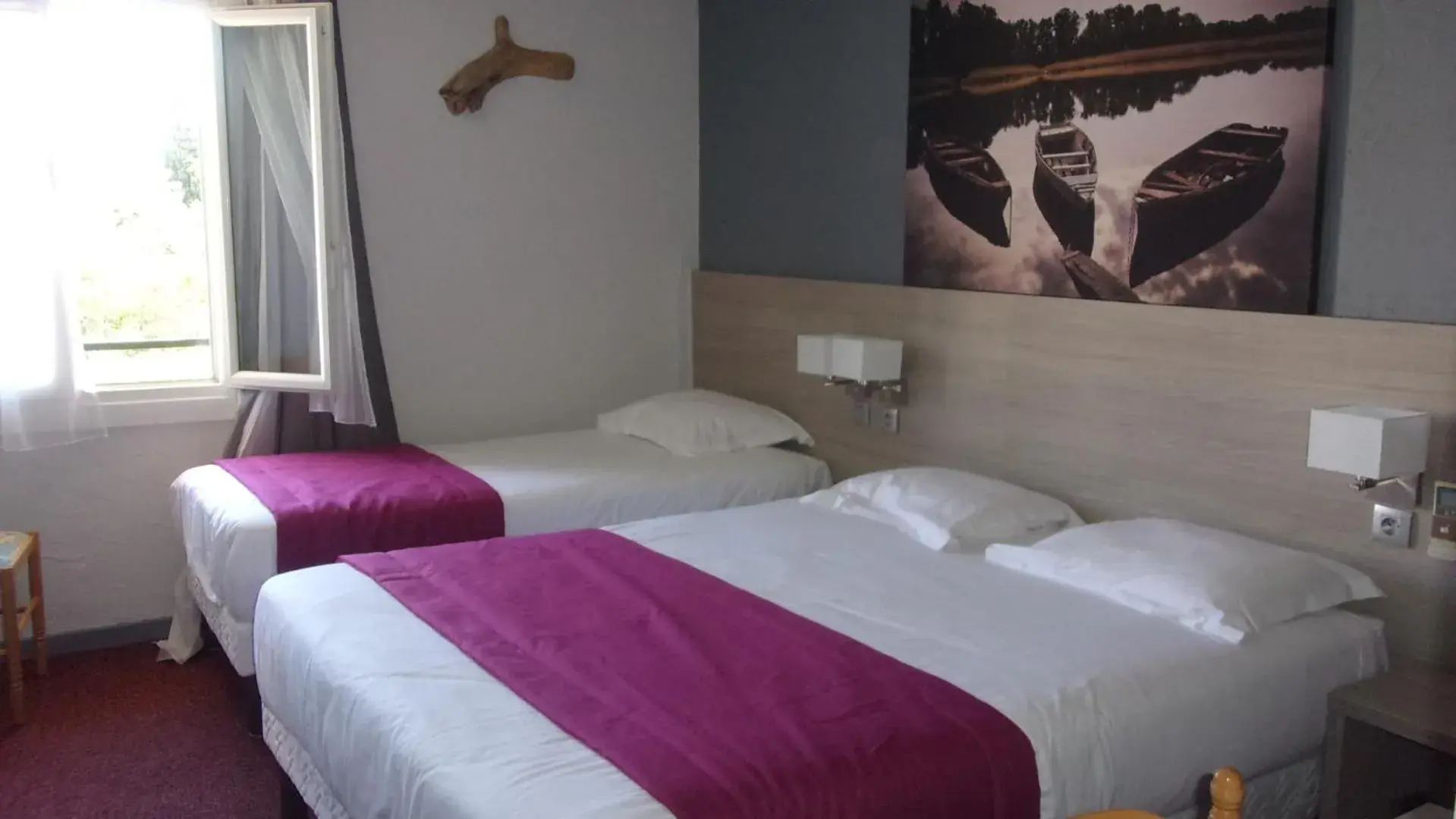 Bedroom, Bed in Atoll Hotel restaurant
