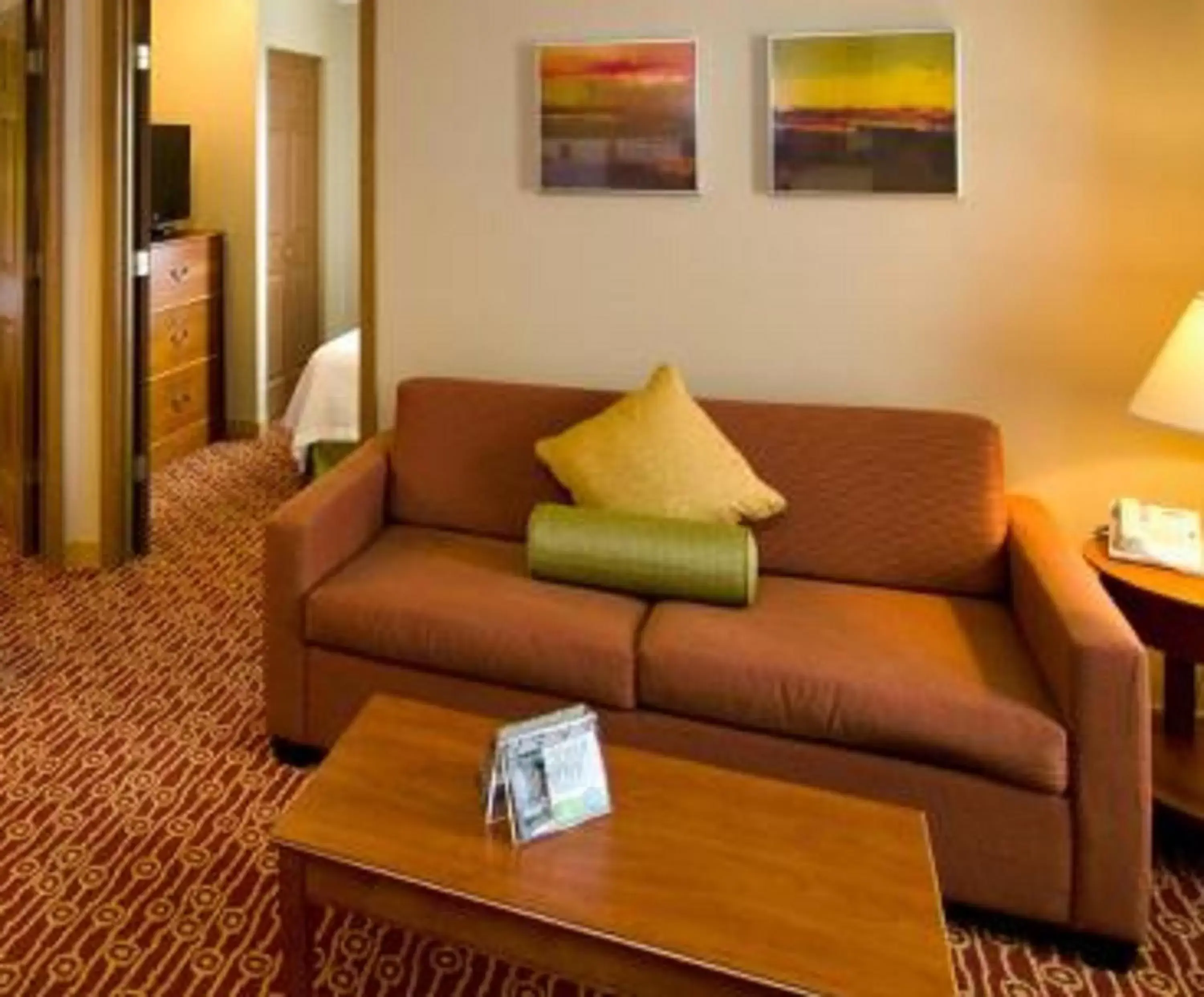 Living room, Seating Area in Extended Stay America Suites - St Louis - Fenton