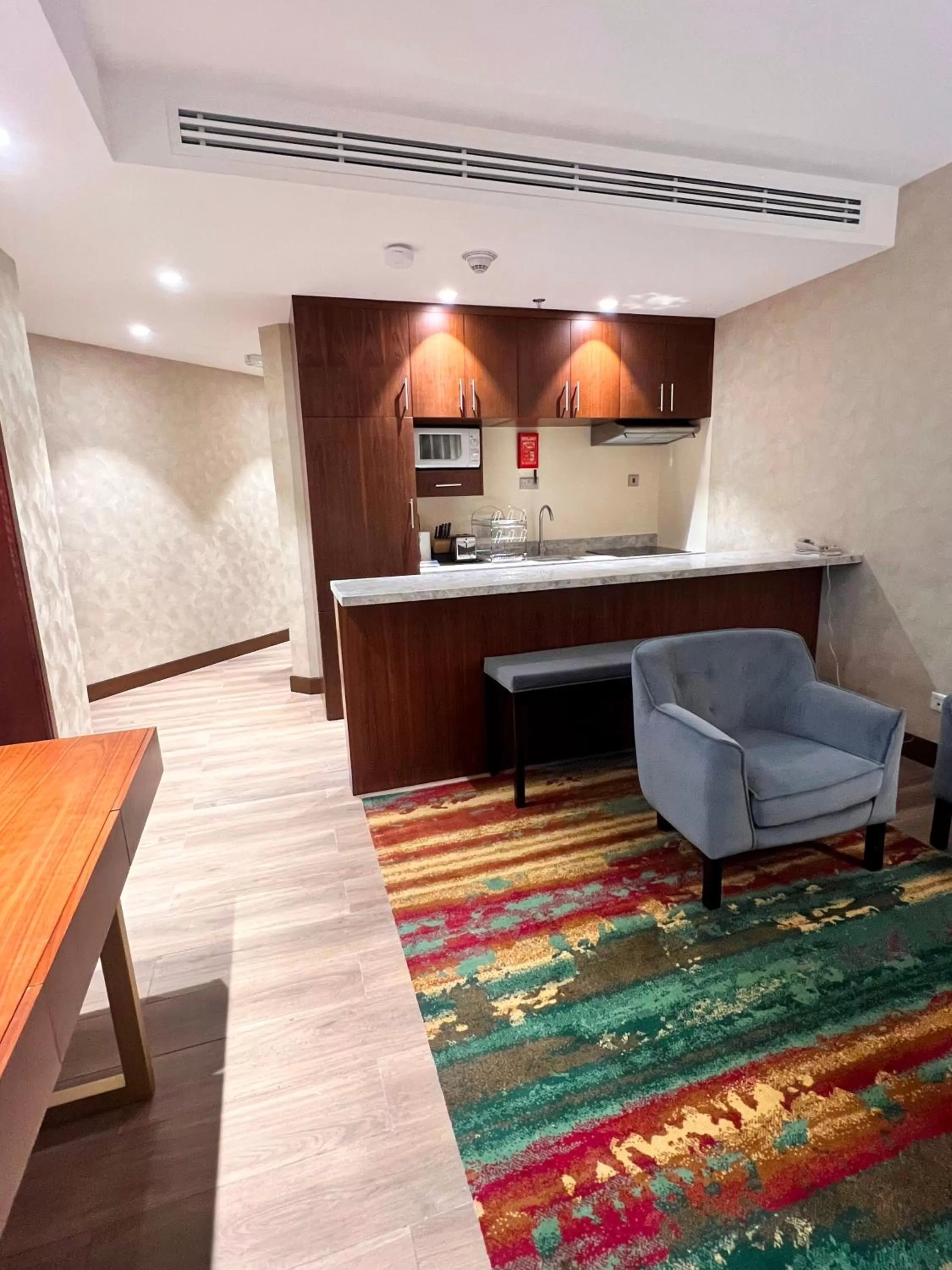 Kitchen or kitchenette in City Seasons Suites