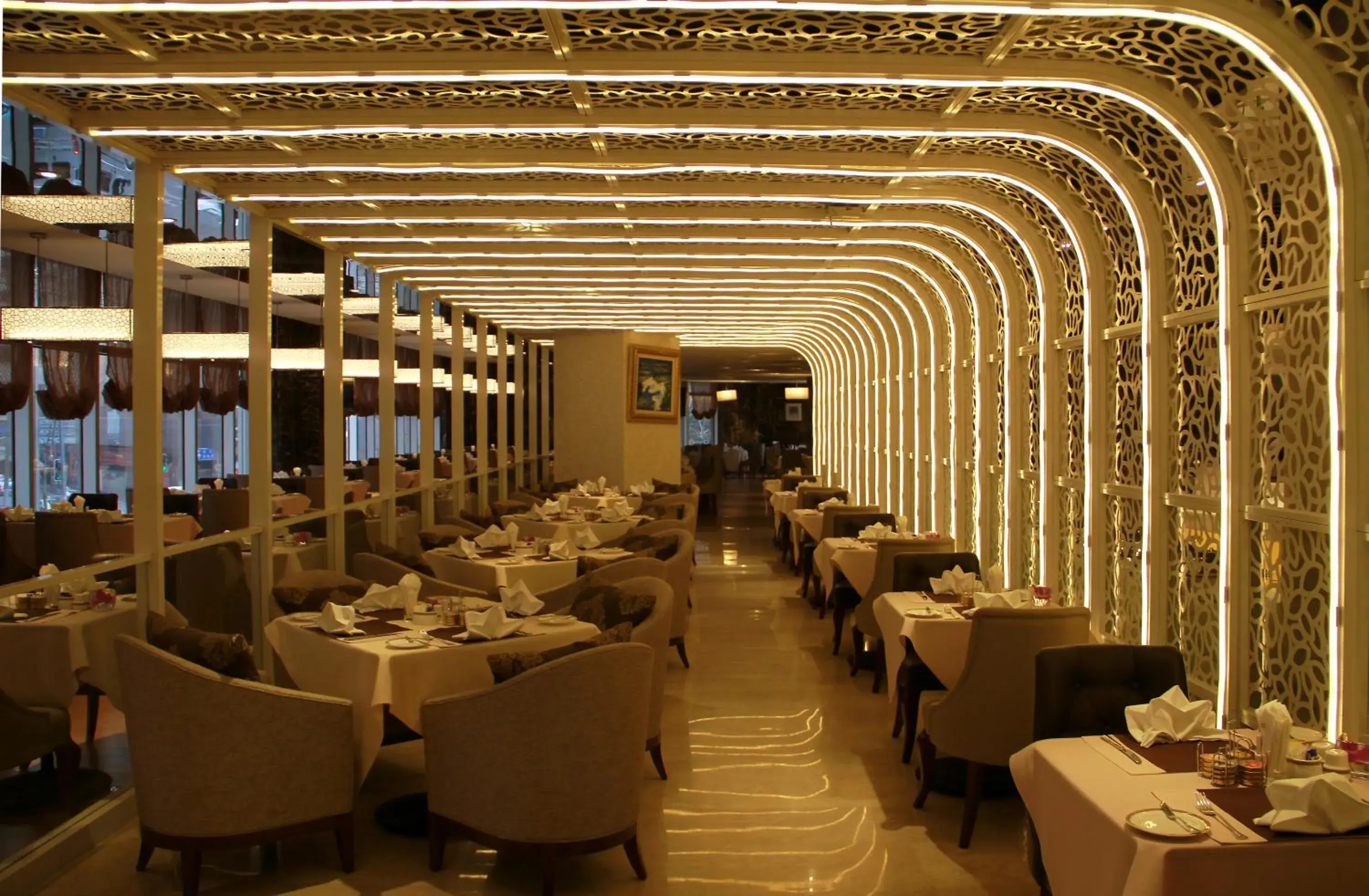 Lounge or bar, Restaurant/Places to Eat in Central Hotel