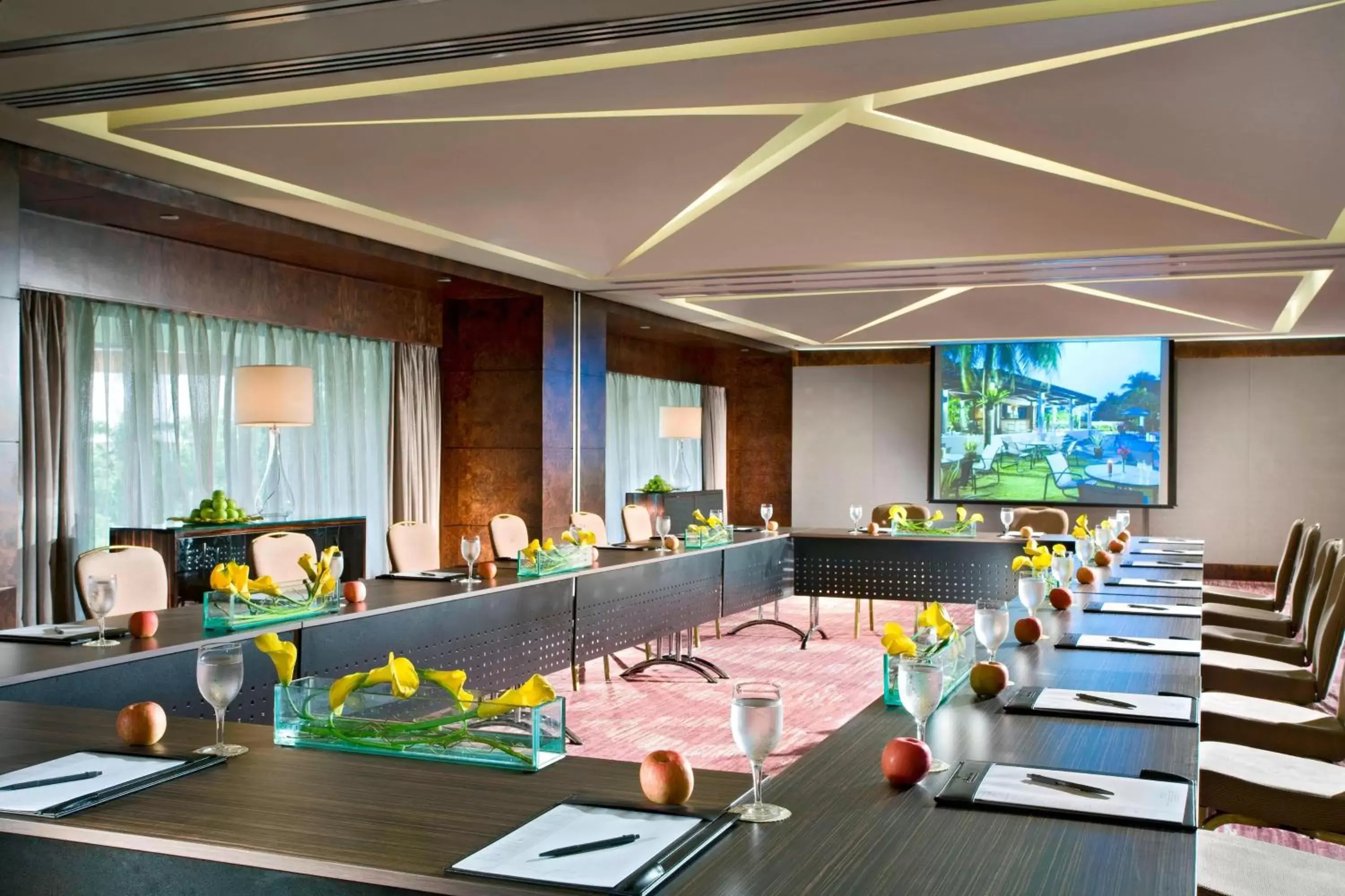 Meeting/conference room in Sheraton Towers Singapore Hotel