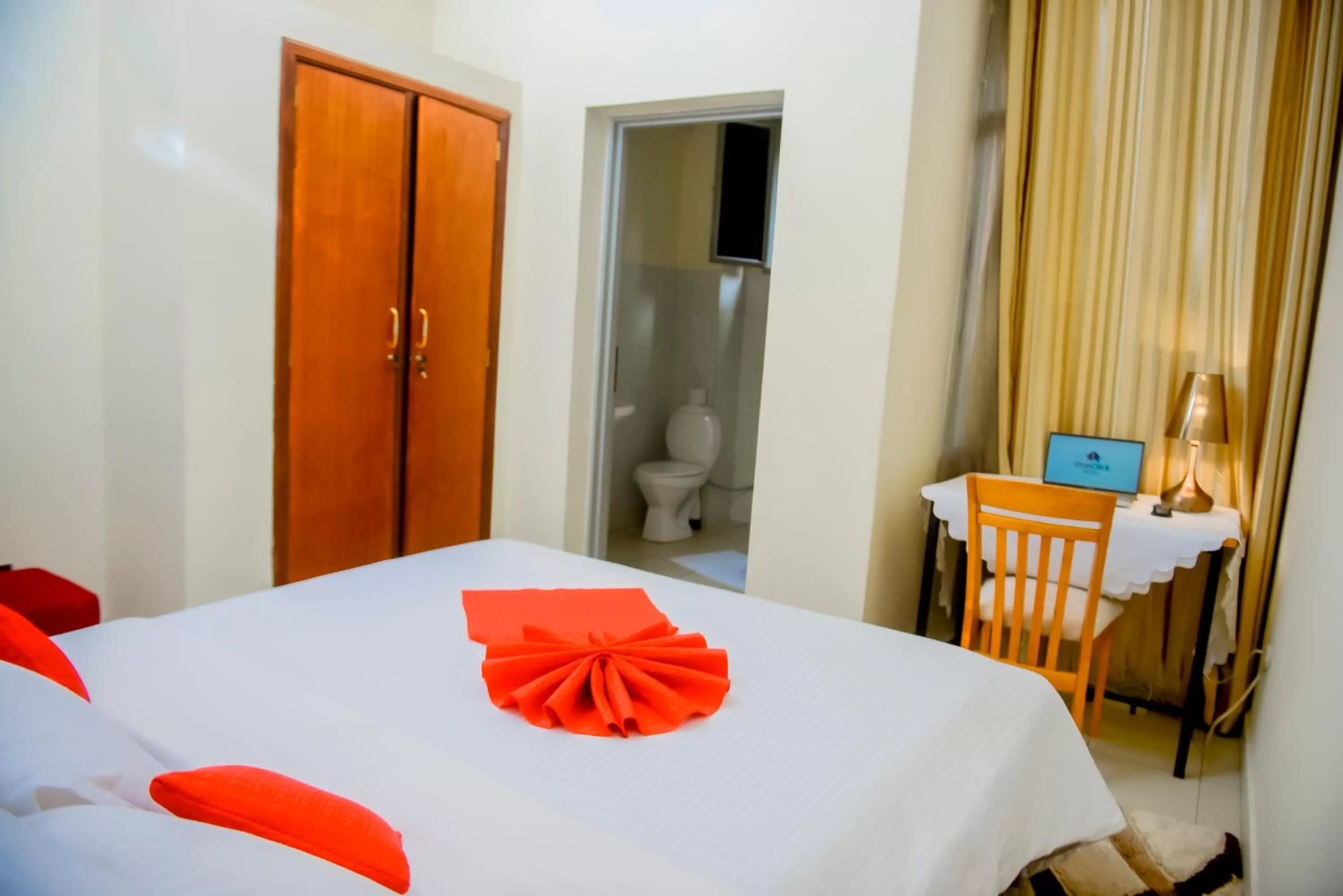 Bed in One Click Hotel