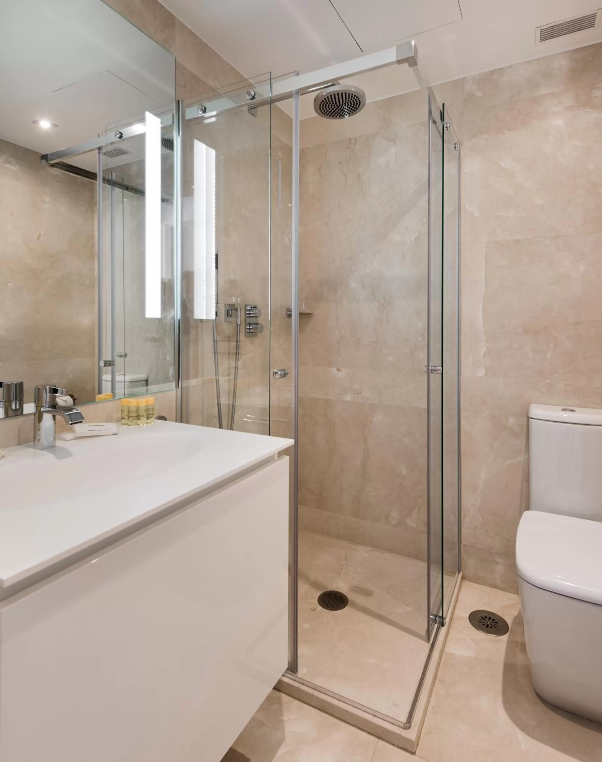 Toilet in Gran View Apartments