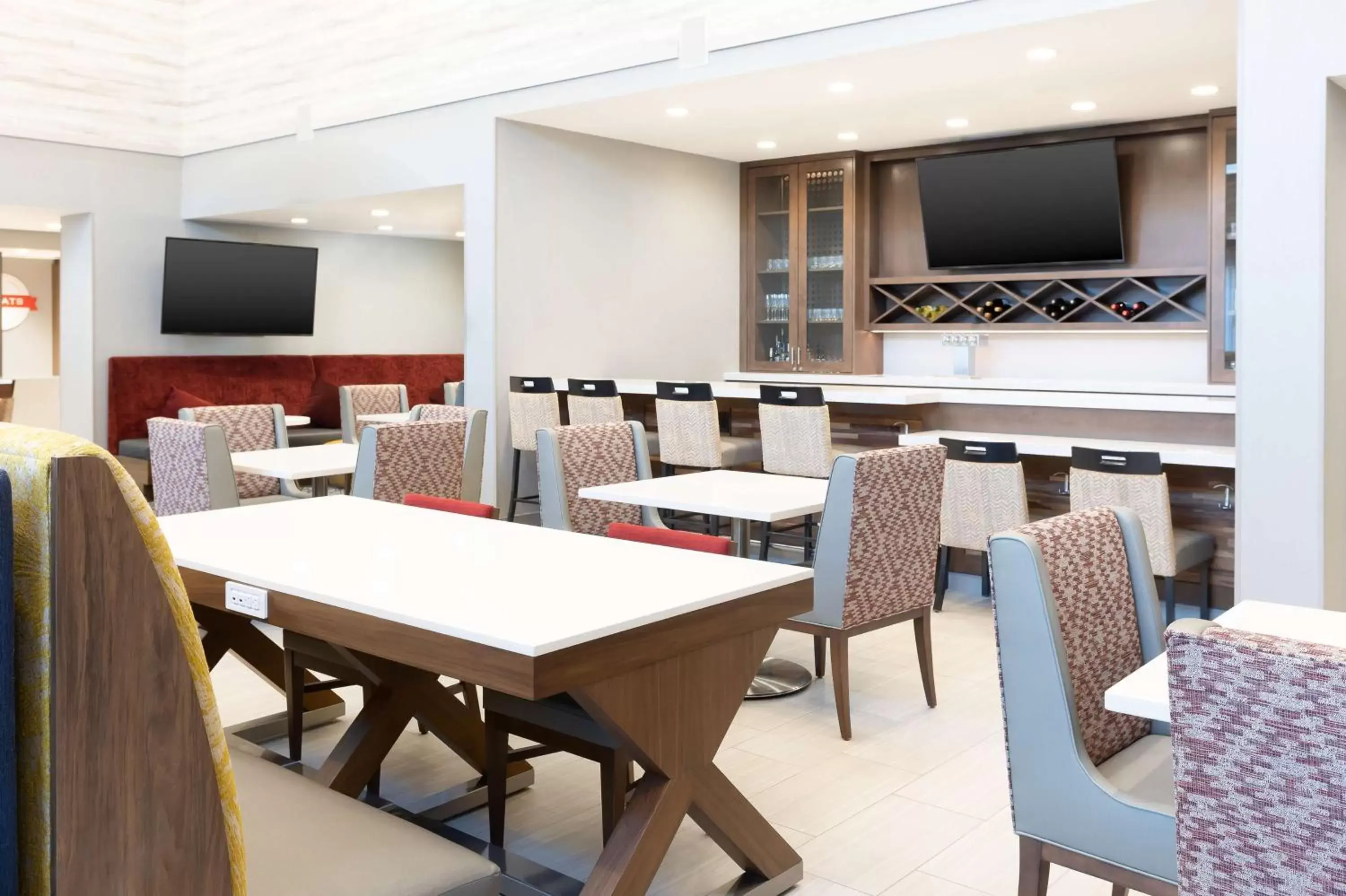 Lobby or reception, Restaurant/Places to Eat in Hampton Inn & Suites Santa Rosa Sonoma Wine Country