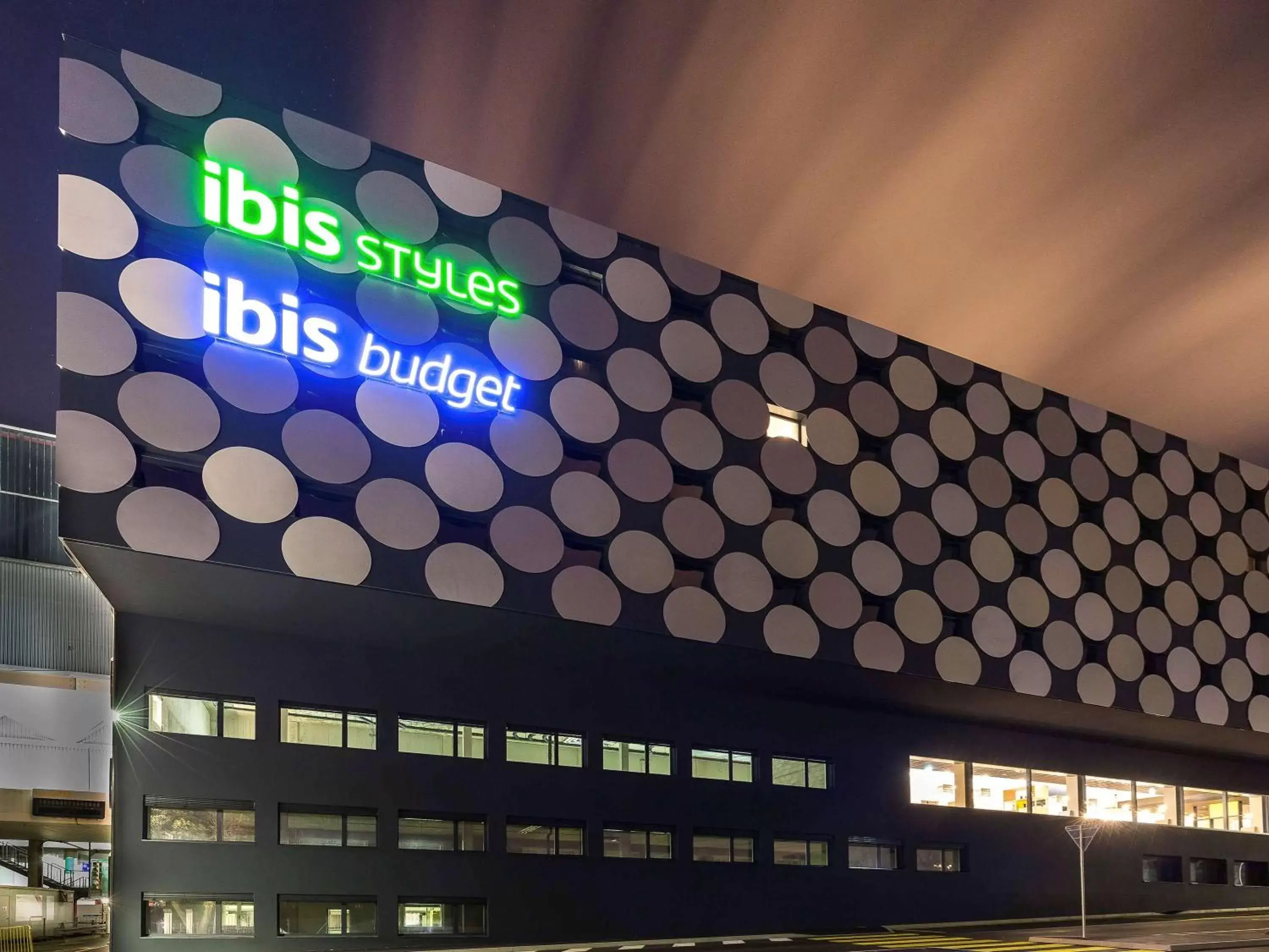 Property building, Property Logo/Sign in ibis Styles Geneve Palexpo Aeroport