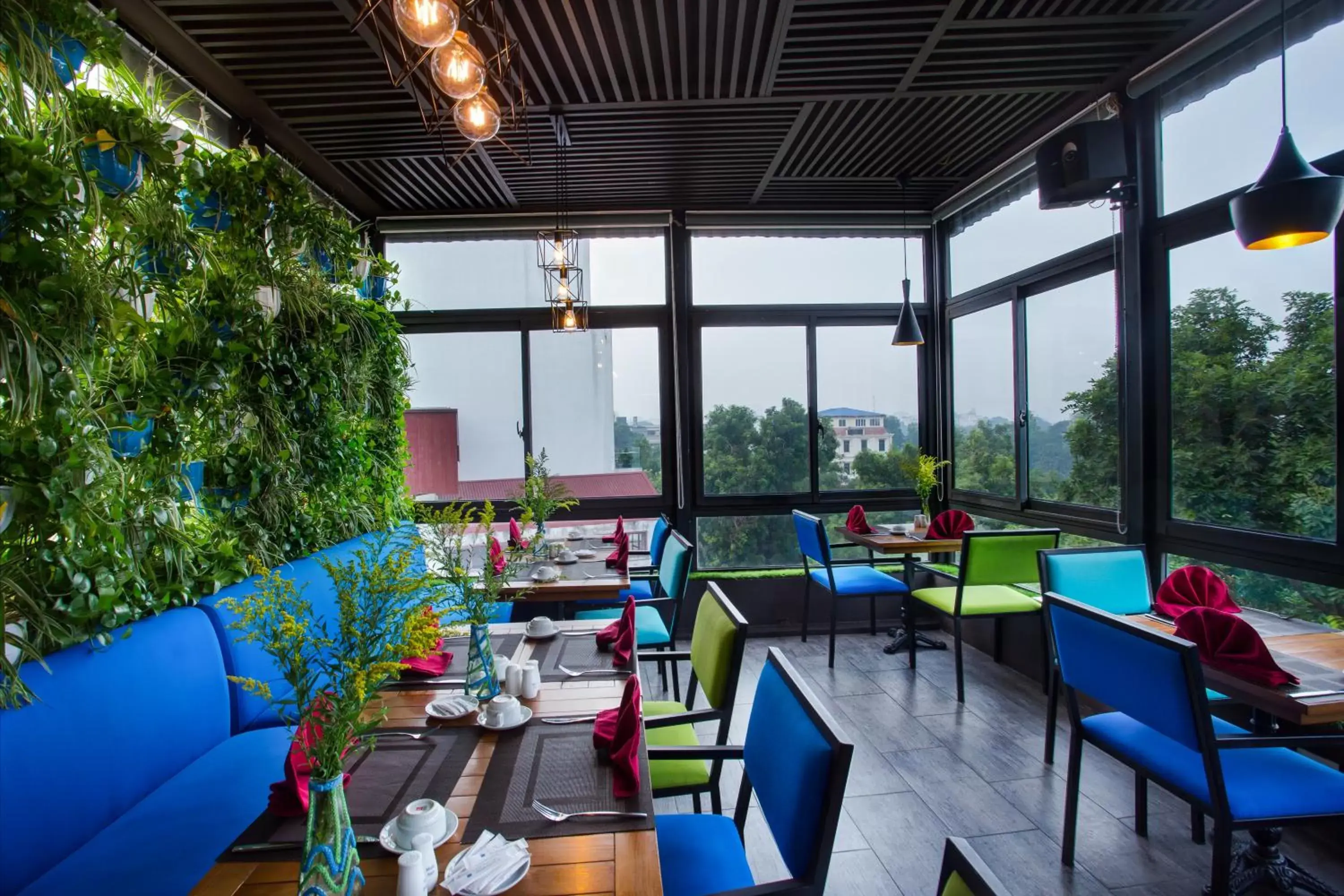 Restaurant/Places to Eat in Hanoi La Selva Hotel