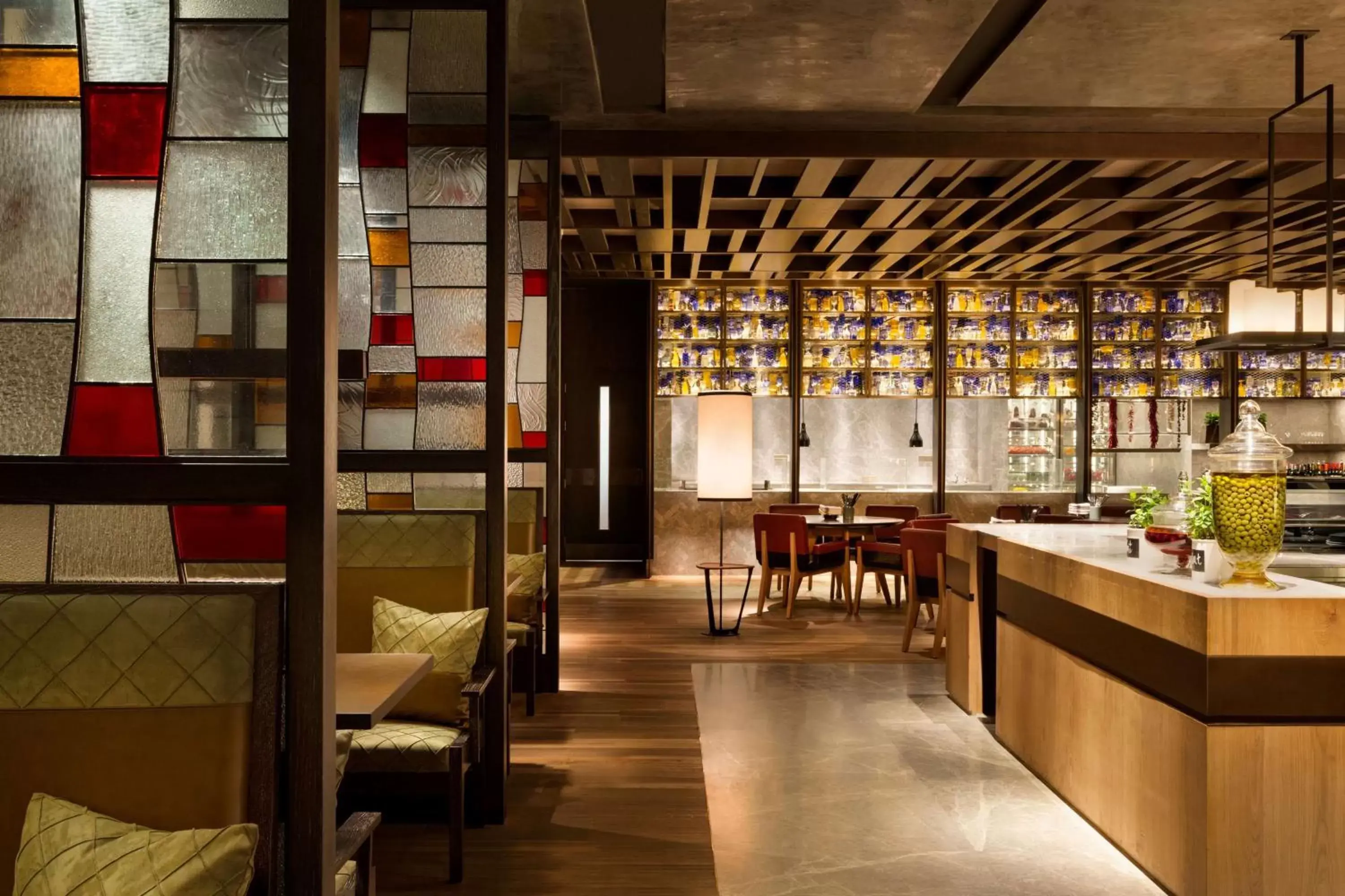 Restaurant/places to eat in Midtown Shangri-La, Hangzhou Restaurant/places to eat in Midtown Shangri-La, Hangzhou