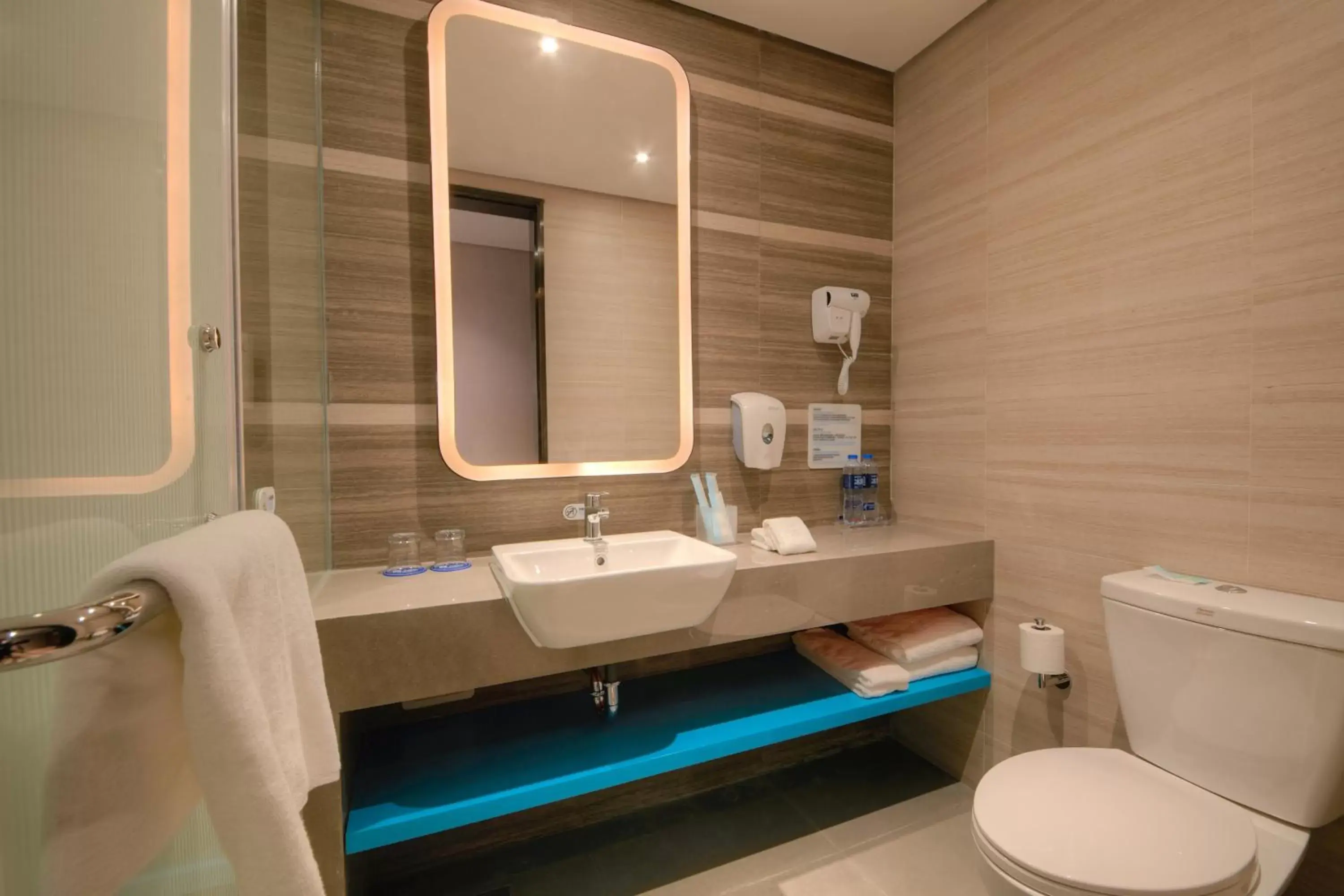 Bathroom in Holiday Inn Express Hangzhou East Station, an IHG Hotel