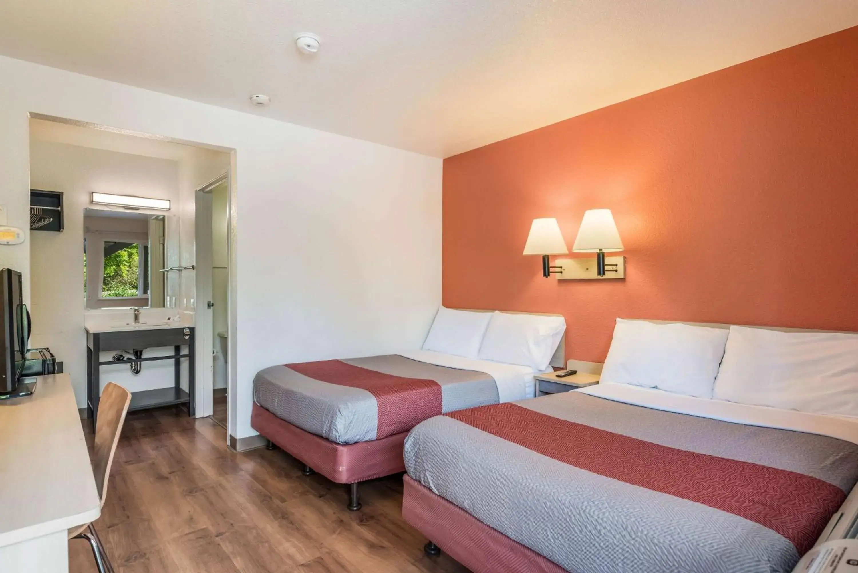 Bedroom, Bed in Motel 6-Rohnert Park, CA Bedroom, Bed in Motel 6-Rohnert Park, CA