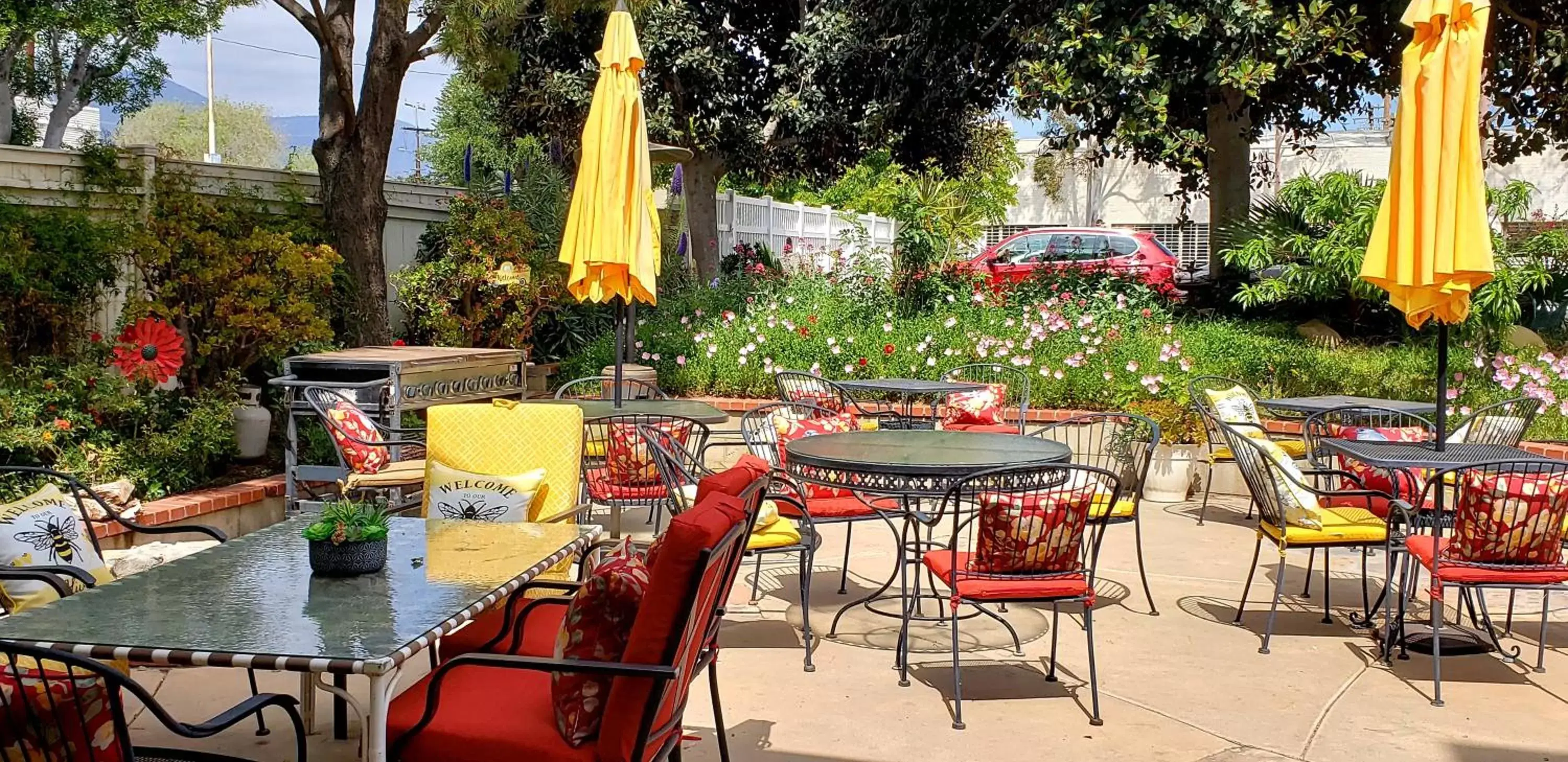 Restaurant/Places to Eat in Santa Paula Inn