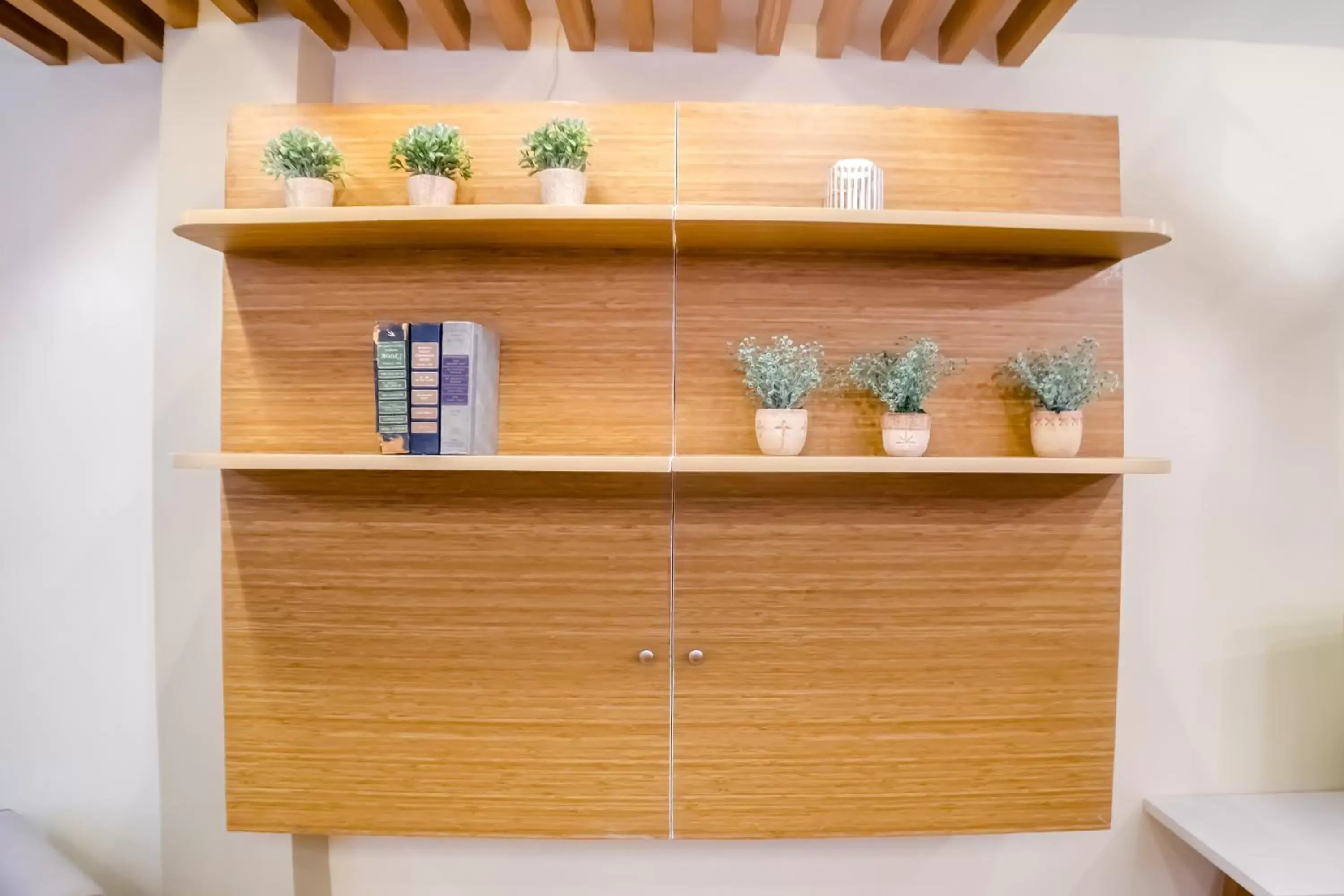 Property building in Bridge Hotel Property building in Bridge Hotel