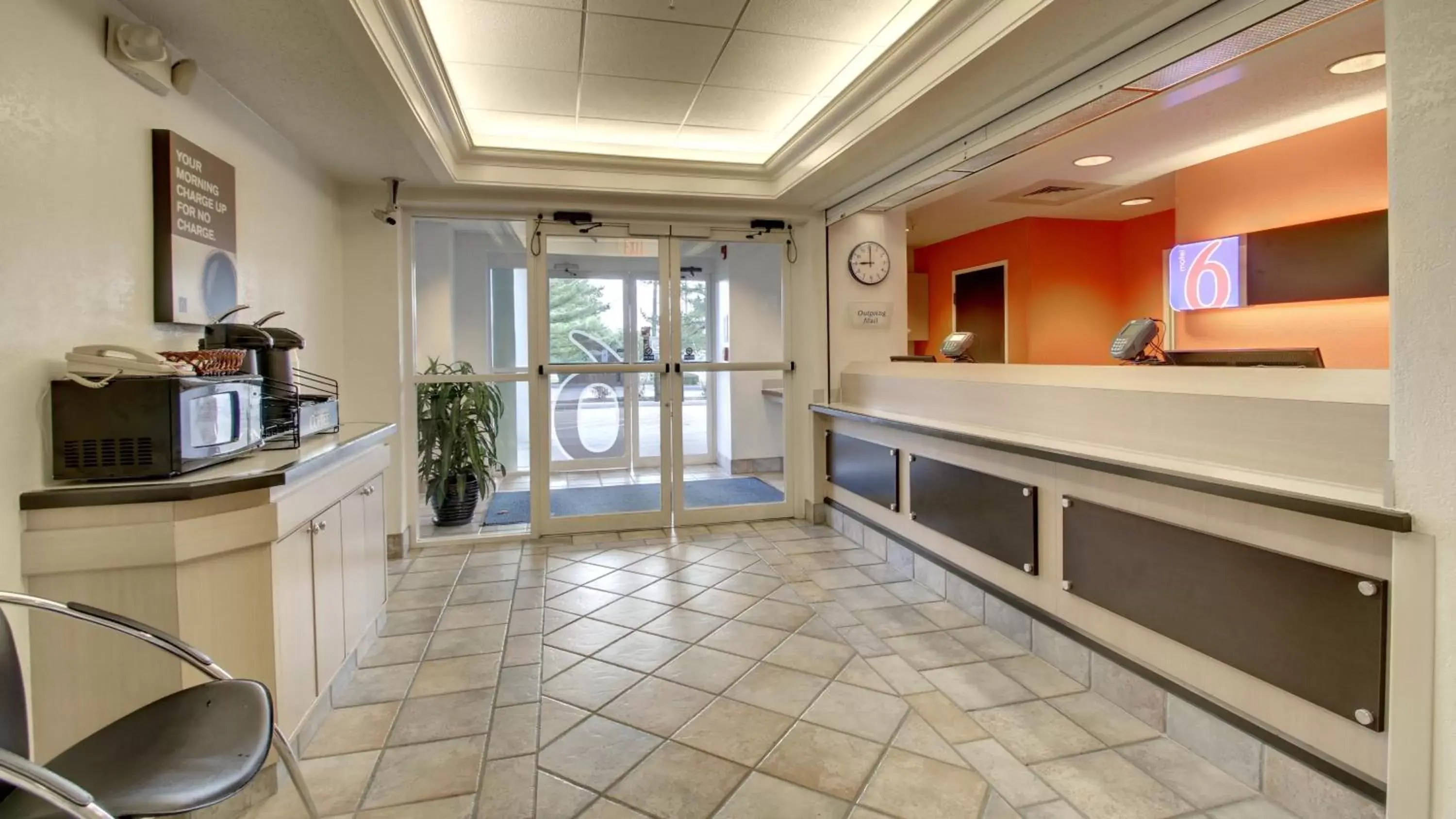 Lobby or reception, Lobby/Reception in Motel 6-Springfield, IL