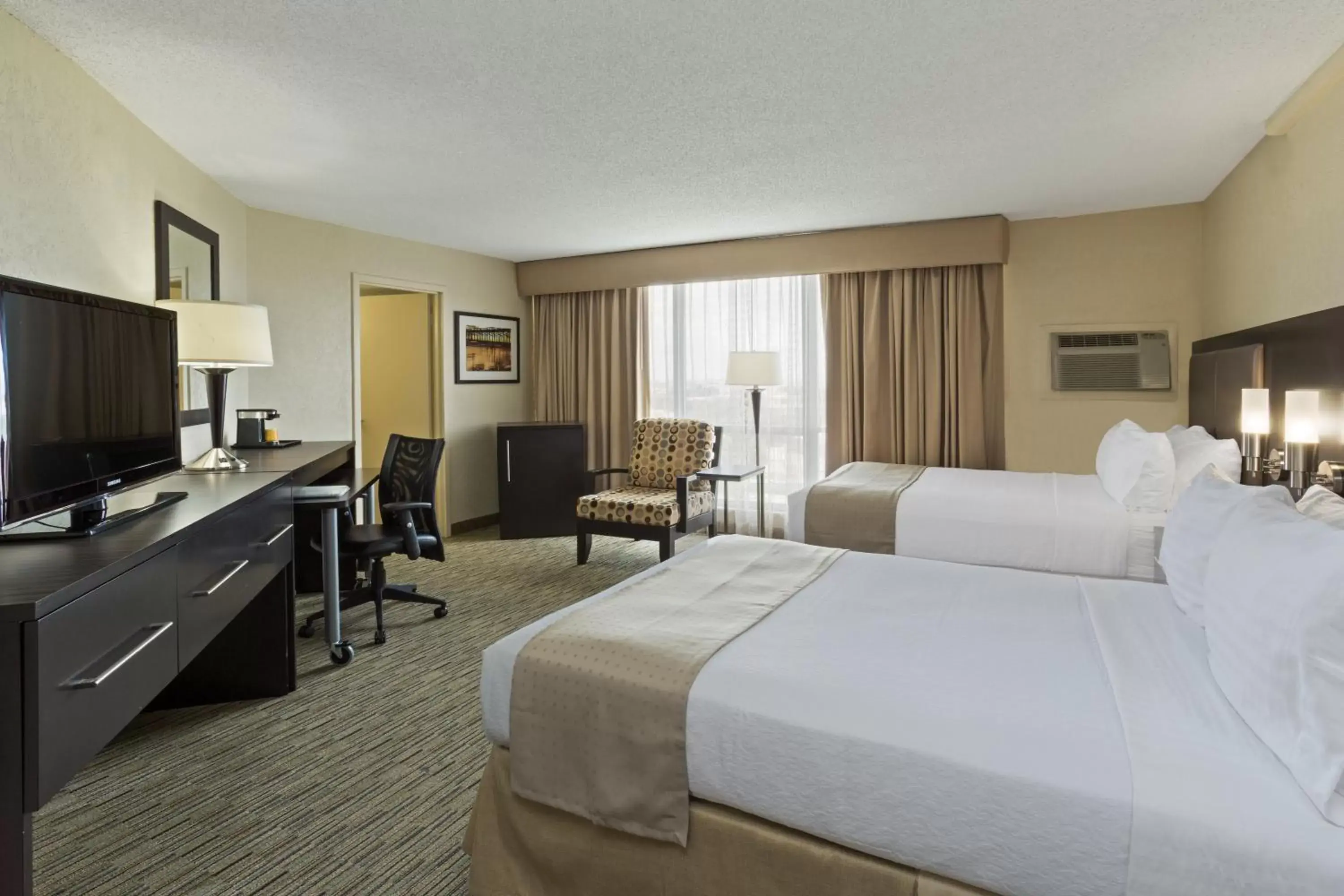 Photo of the whole room in Holiday Inn Miami International Airport, an IHG Hotel