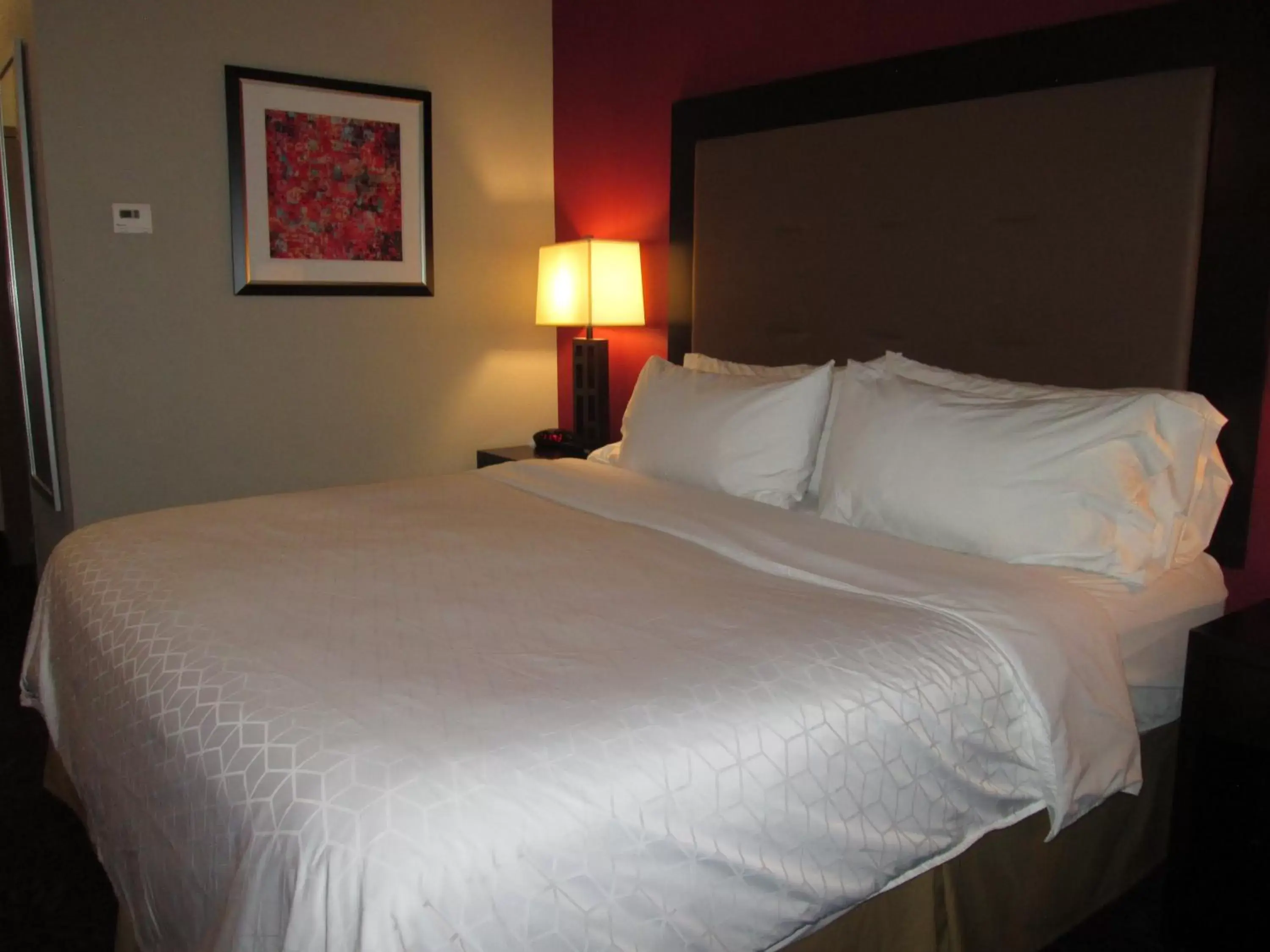 Photo of the whole room, Bed in Holiday Inn Express Cloverdale - Greencastle, an IHG Hotel