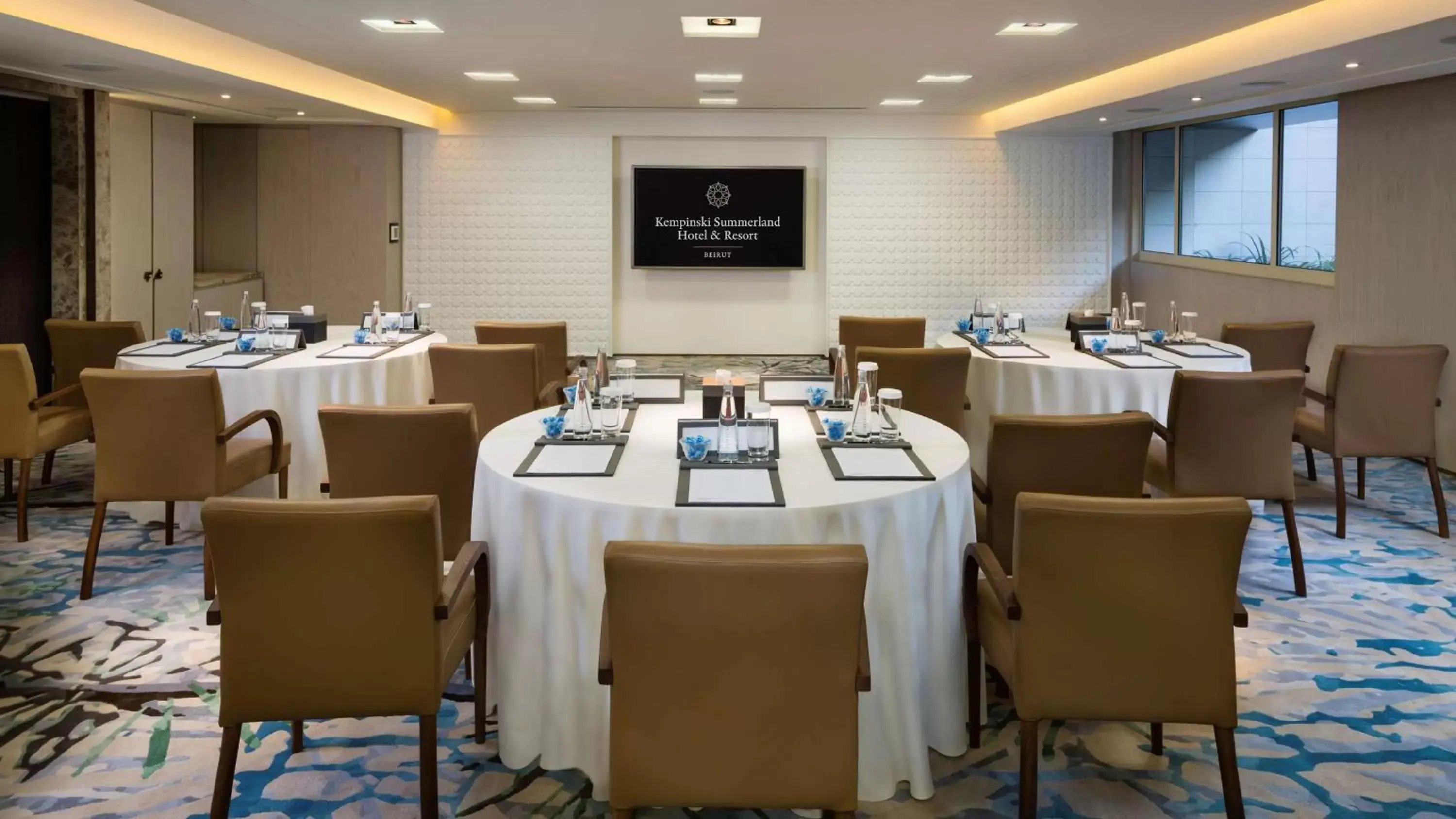 Meeting/conference room, Restaurant/Places to Eat in Kempinski Summerland Hotel & Resort Beirut