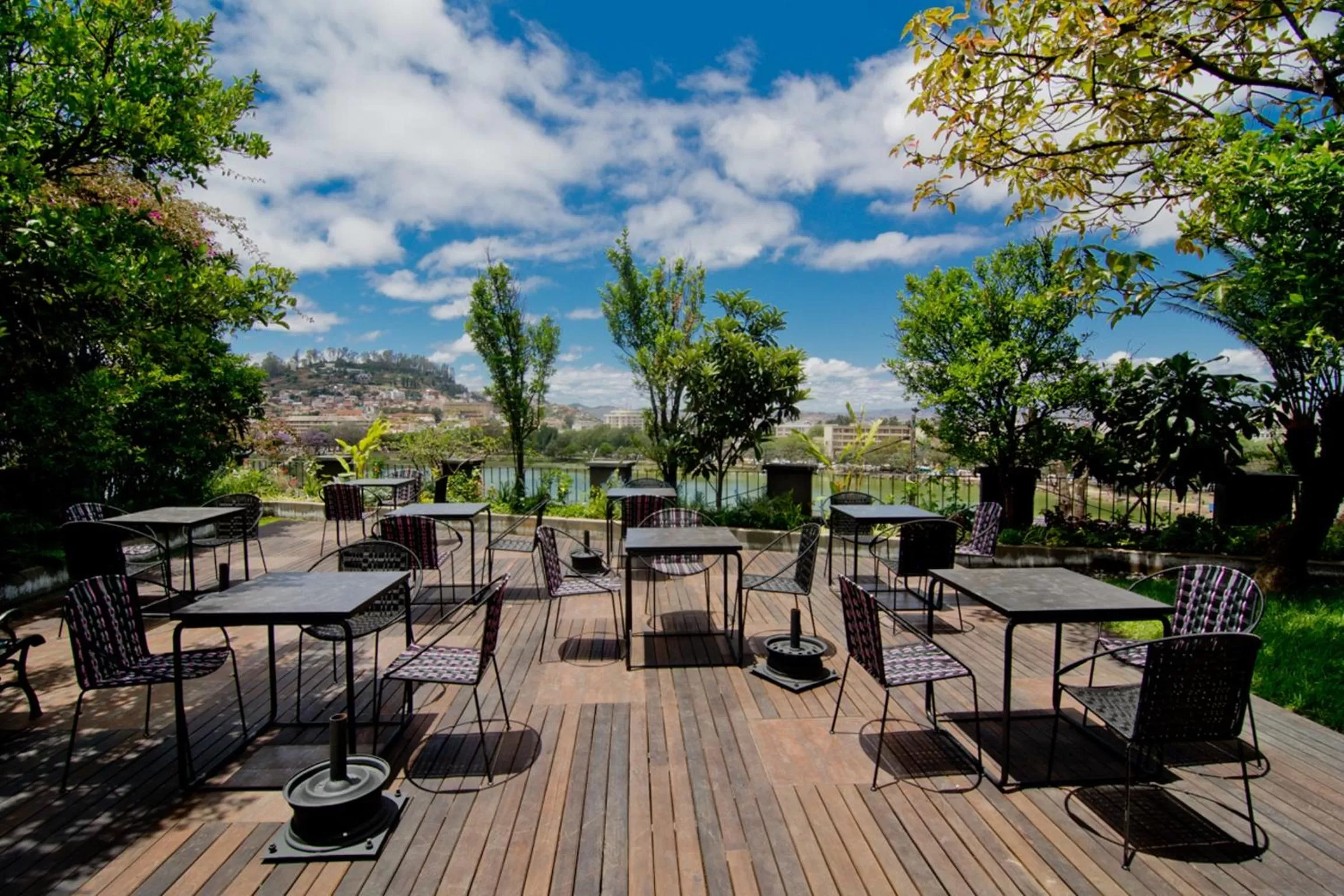 Lake view in The Citizen