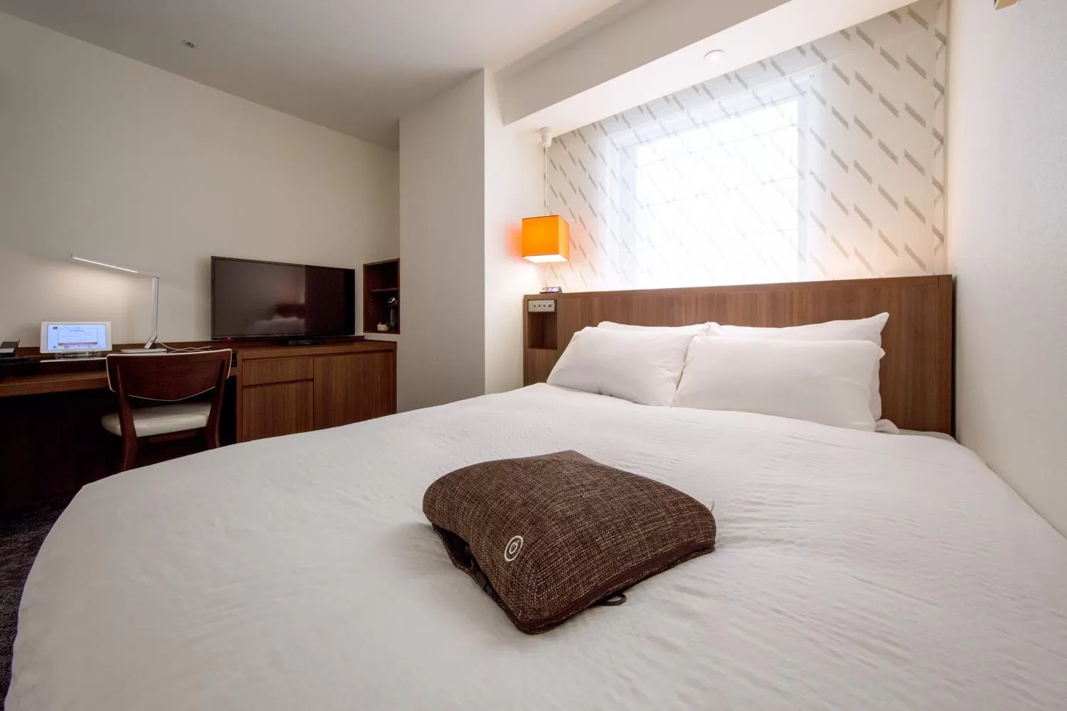 Photo of the whole room, Bed in HOTEL FORZA HAKATAEKI CHIKUSHI-GUCHI Ⅰ