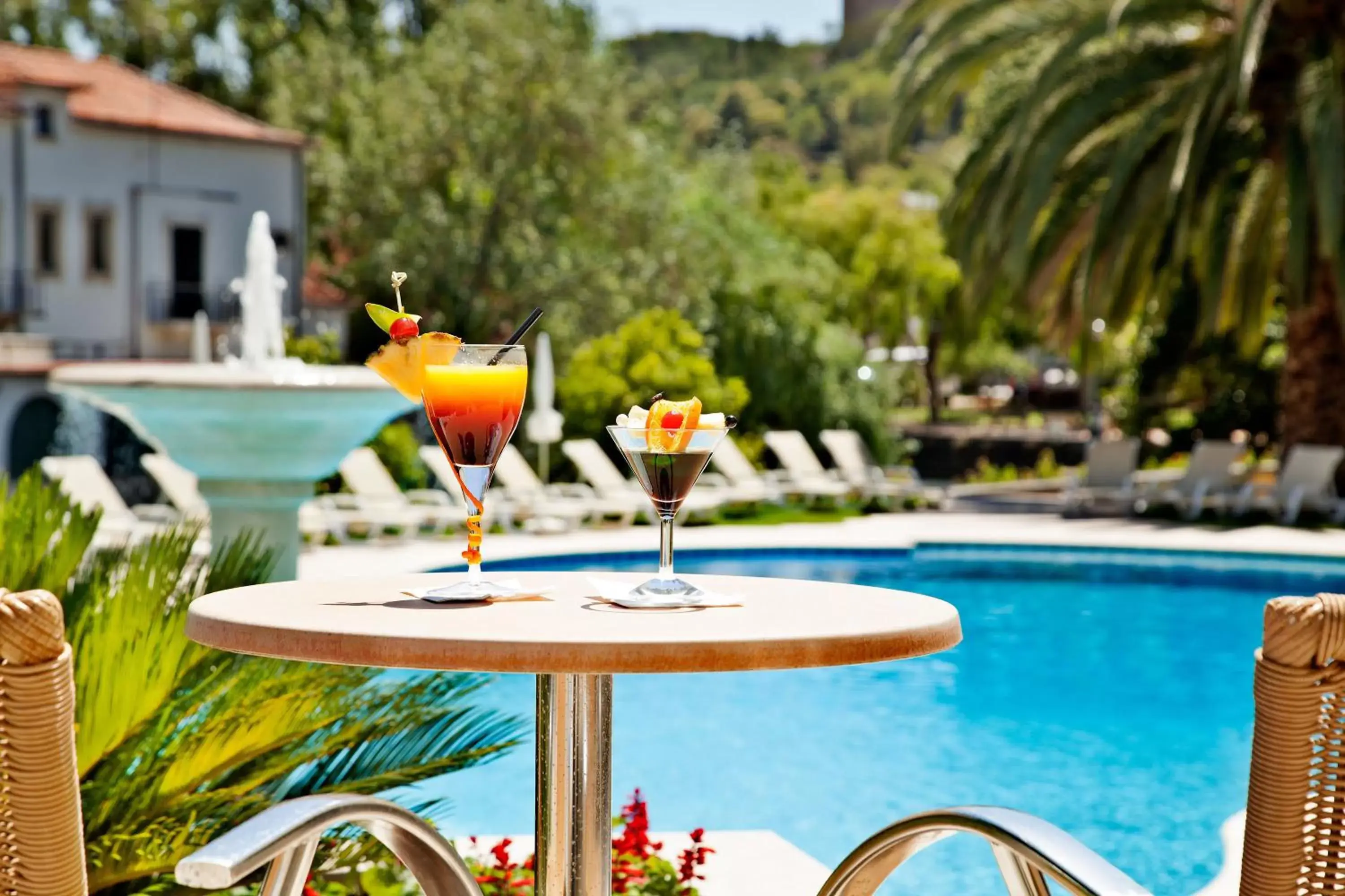 Lounge or bar, Swimming Pool in Hotel Dos Templarios