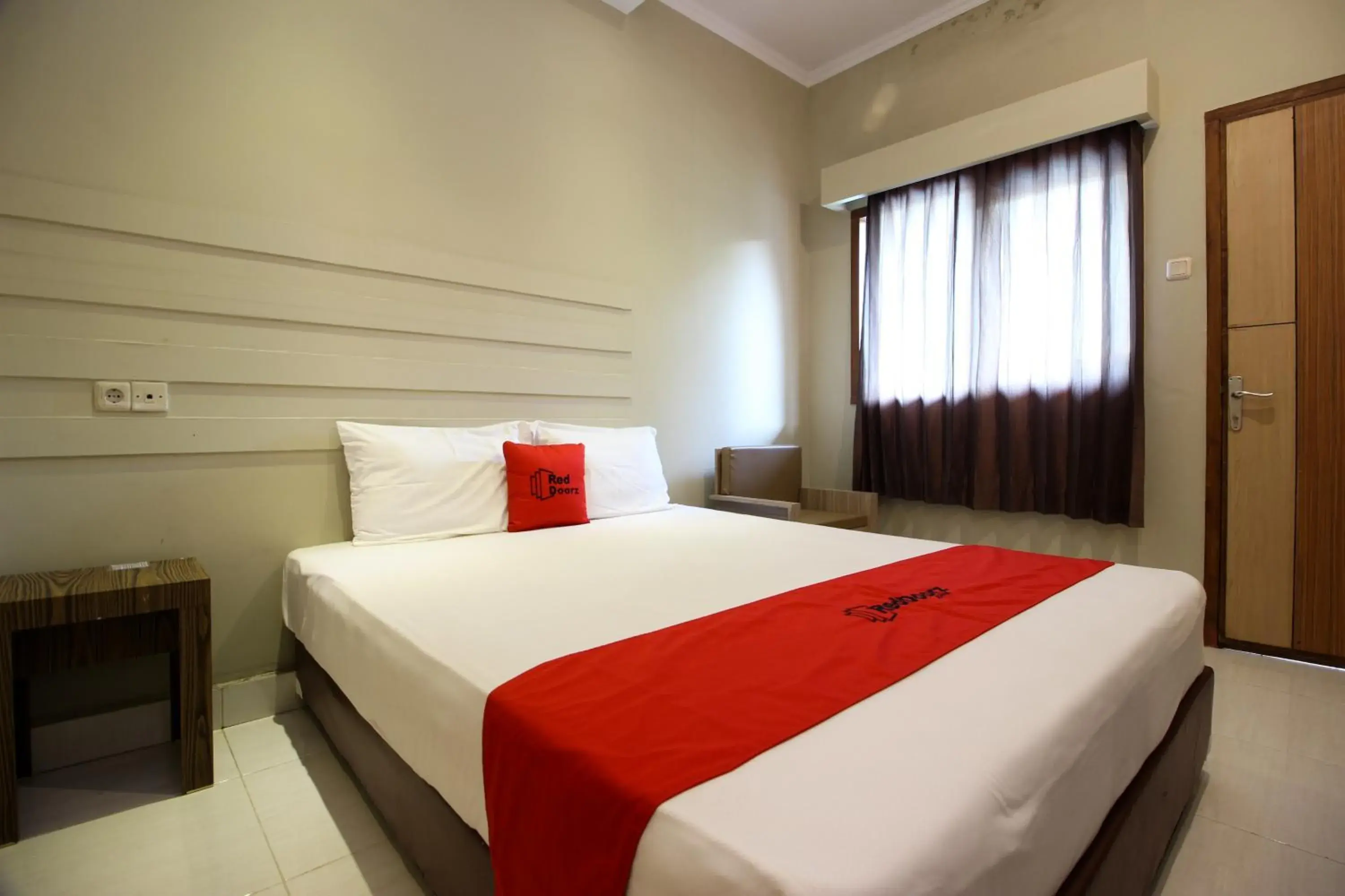 Bedroom in RedDoorz Plus @ Jalan Damai 2