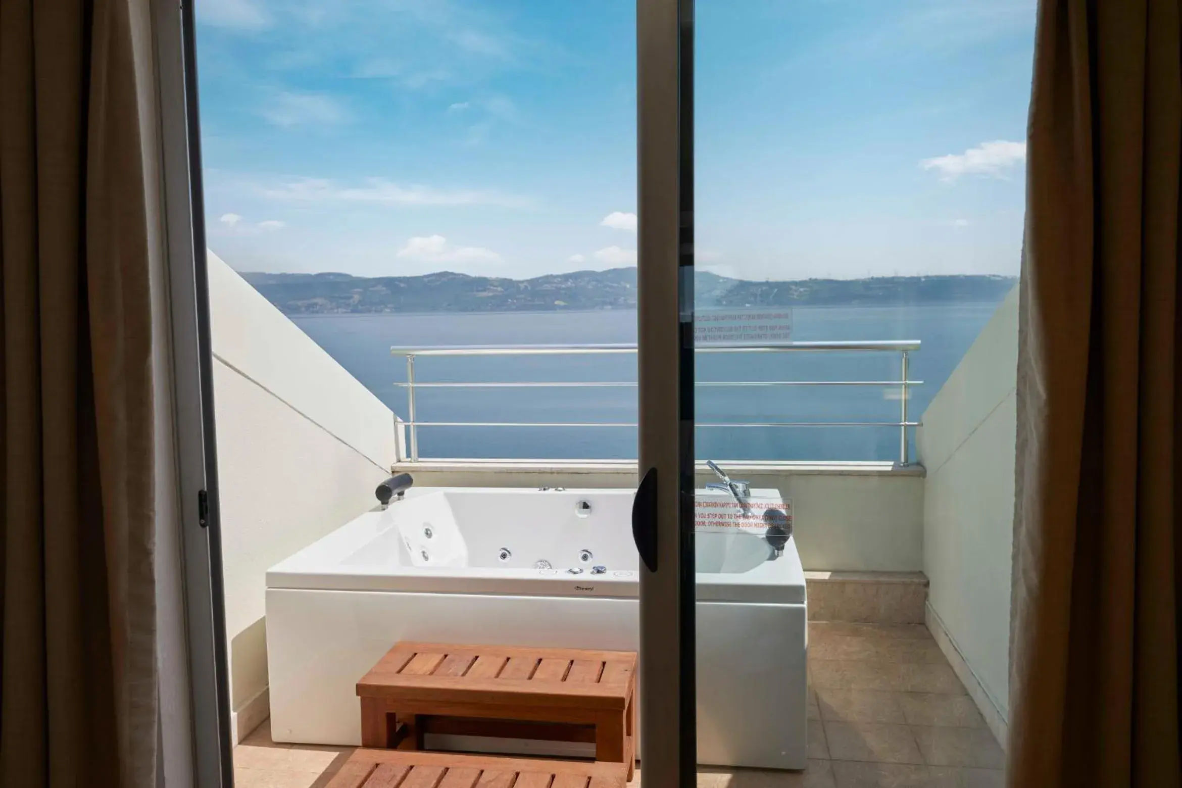 Balcony/Terrace, Bathroom in Richmond Nua Wellness - Spa Sapanca