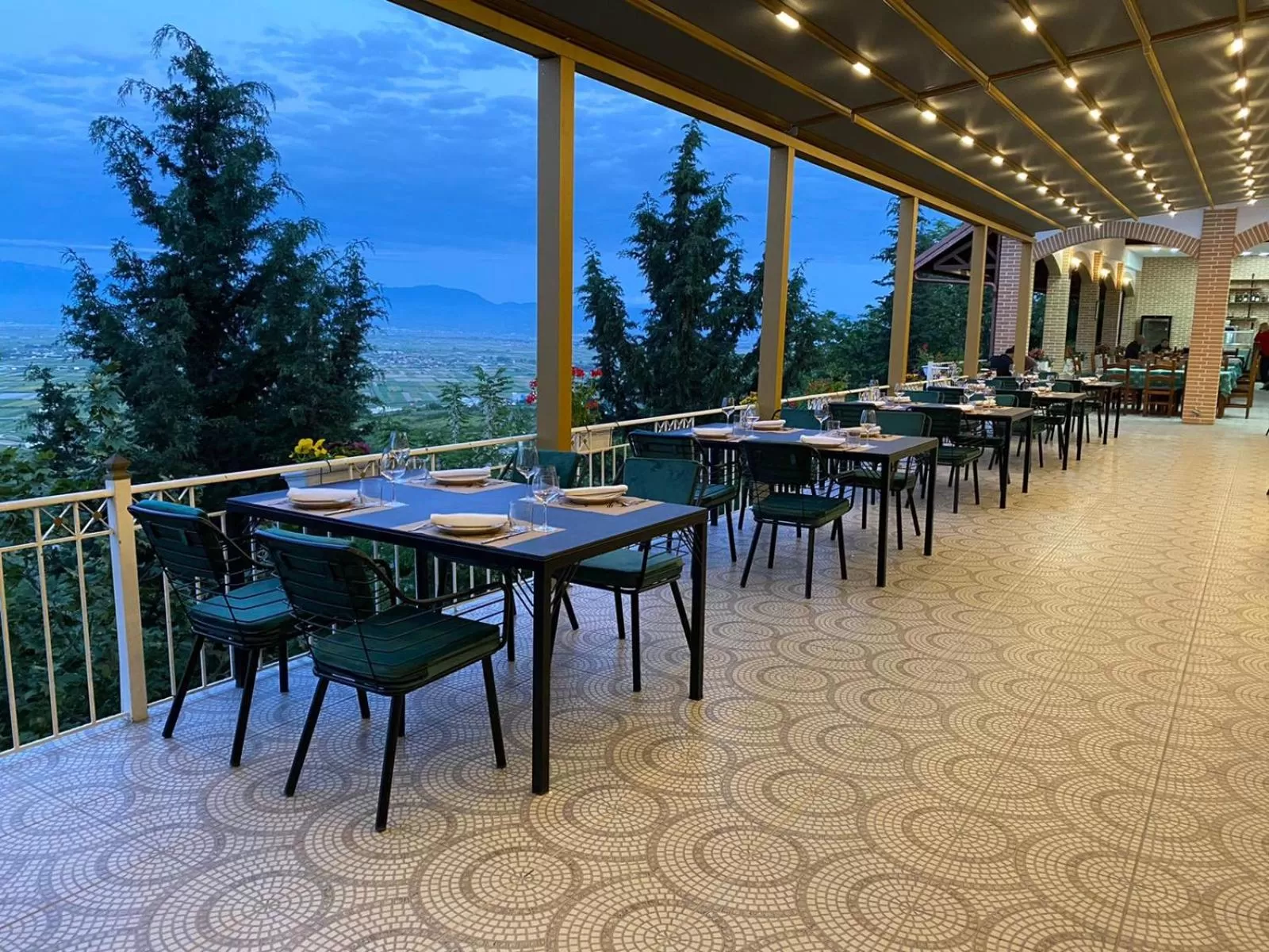 Restaurant/places to eat in Ardenica Boutique Hotel