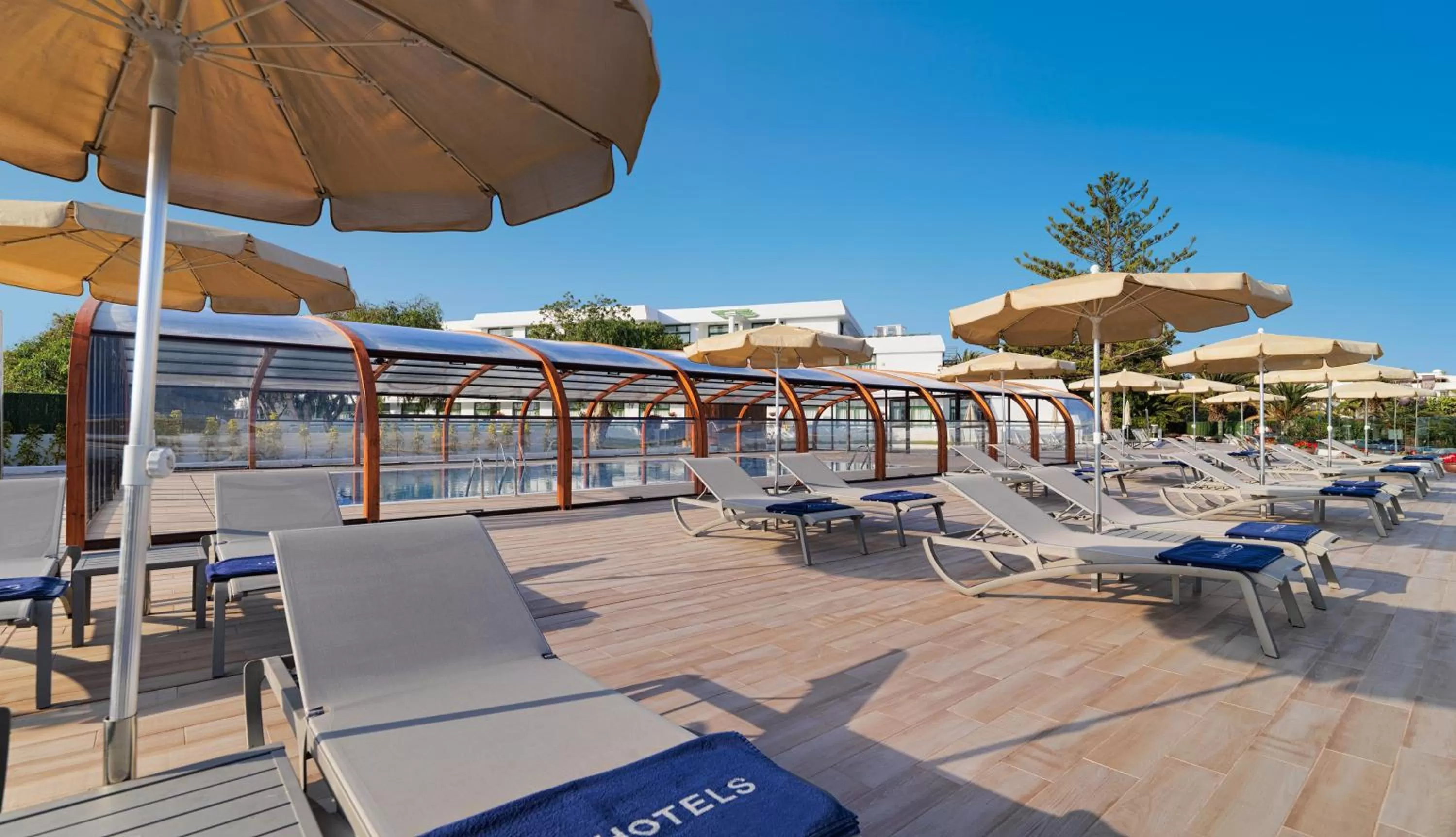 Swimming pool in H10 Lanzarote Princess