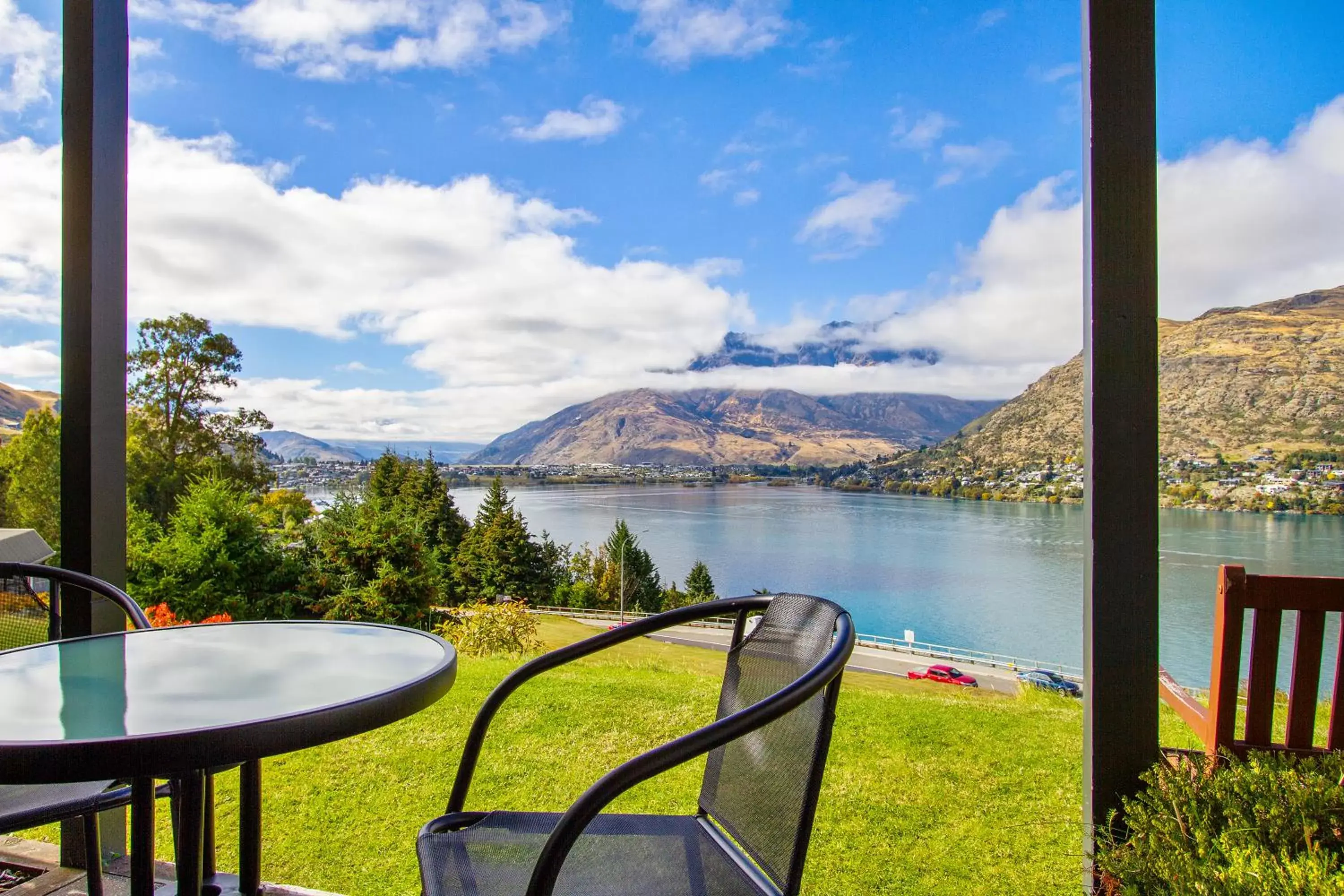 Lake view, Mountain View in Holiday Inn Queenstown Frankton Road, an IHG Hotel