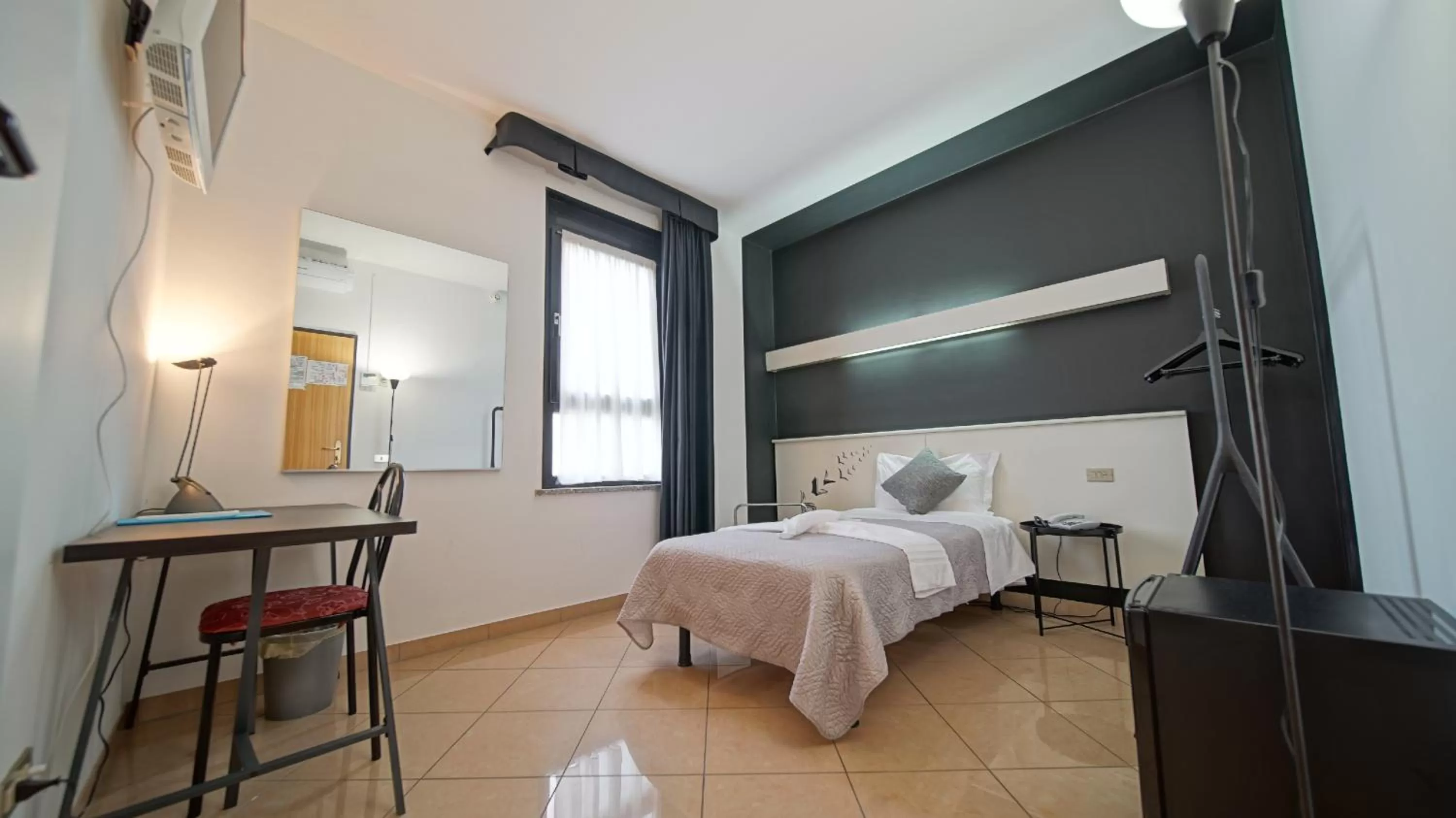 Single Room with Private Bathroom in Hotel Nuovo Sole HNS