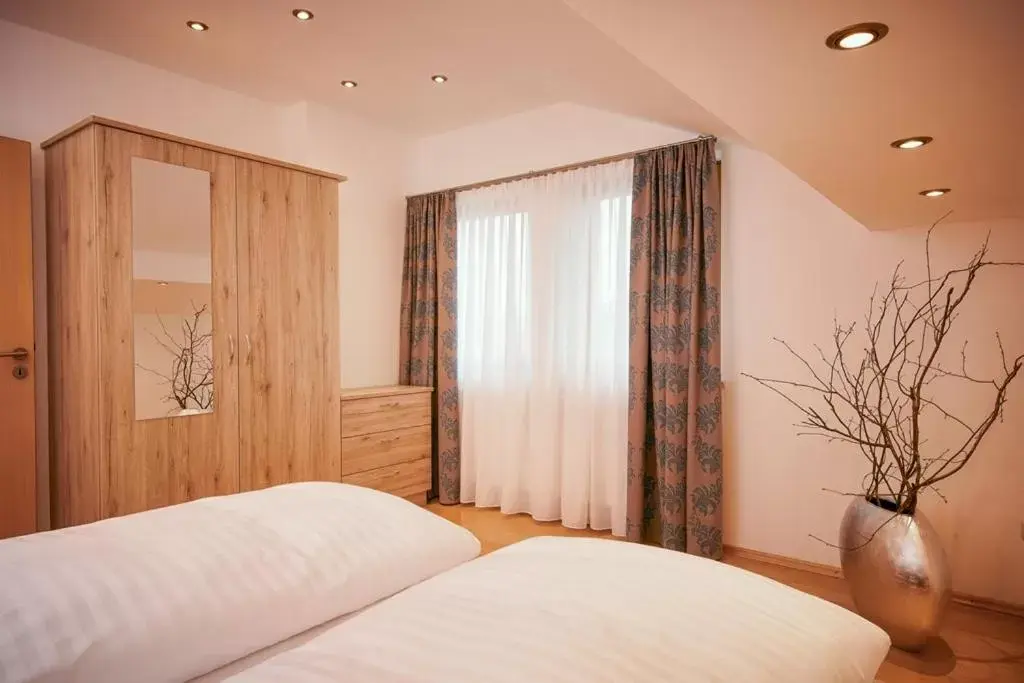 Bedroom, Bed in Hotel Seeblick & Ferienwohnung