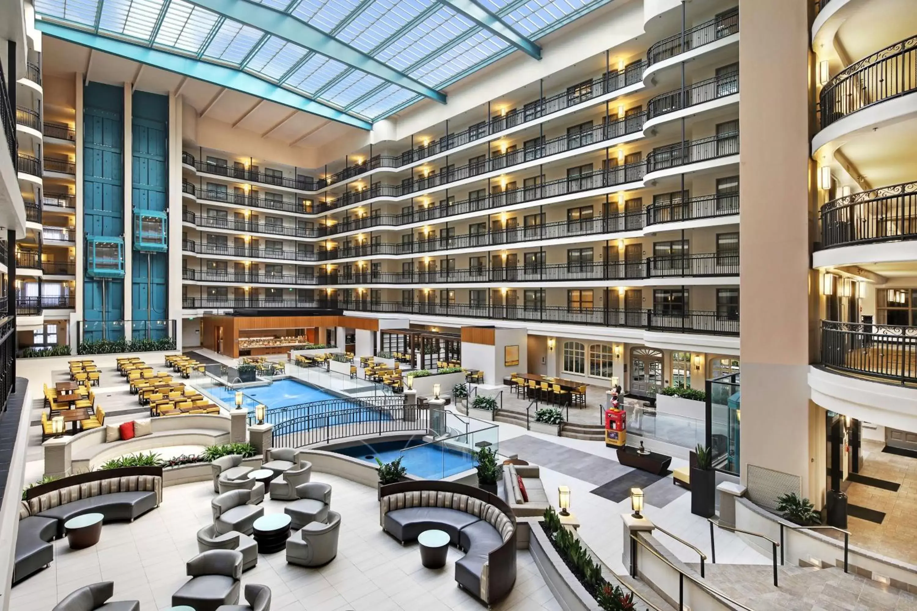 Lobby or reception, Pool View in Embassy Suites by Hilton Anaheim North
