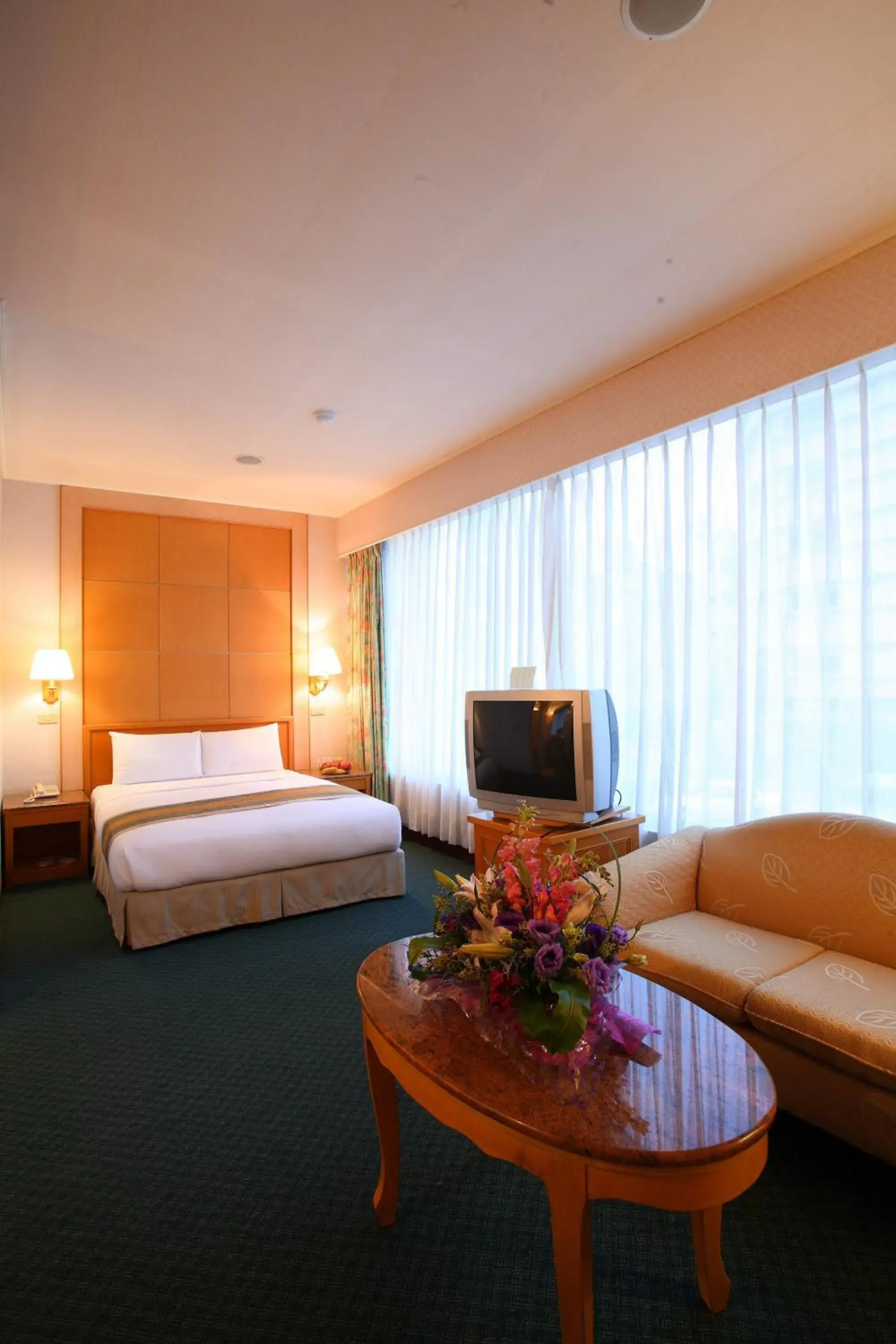 Photo of the whole room, Bed in Da Shih Hotel Photo of the whole room, Bed in Da Shih Hotel