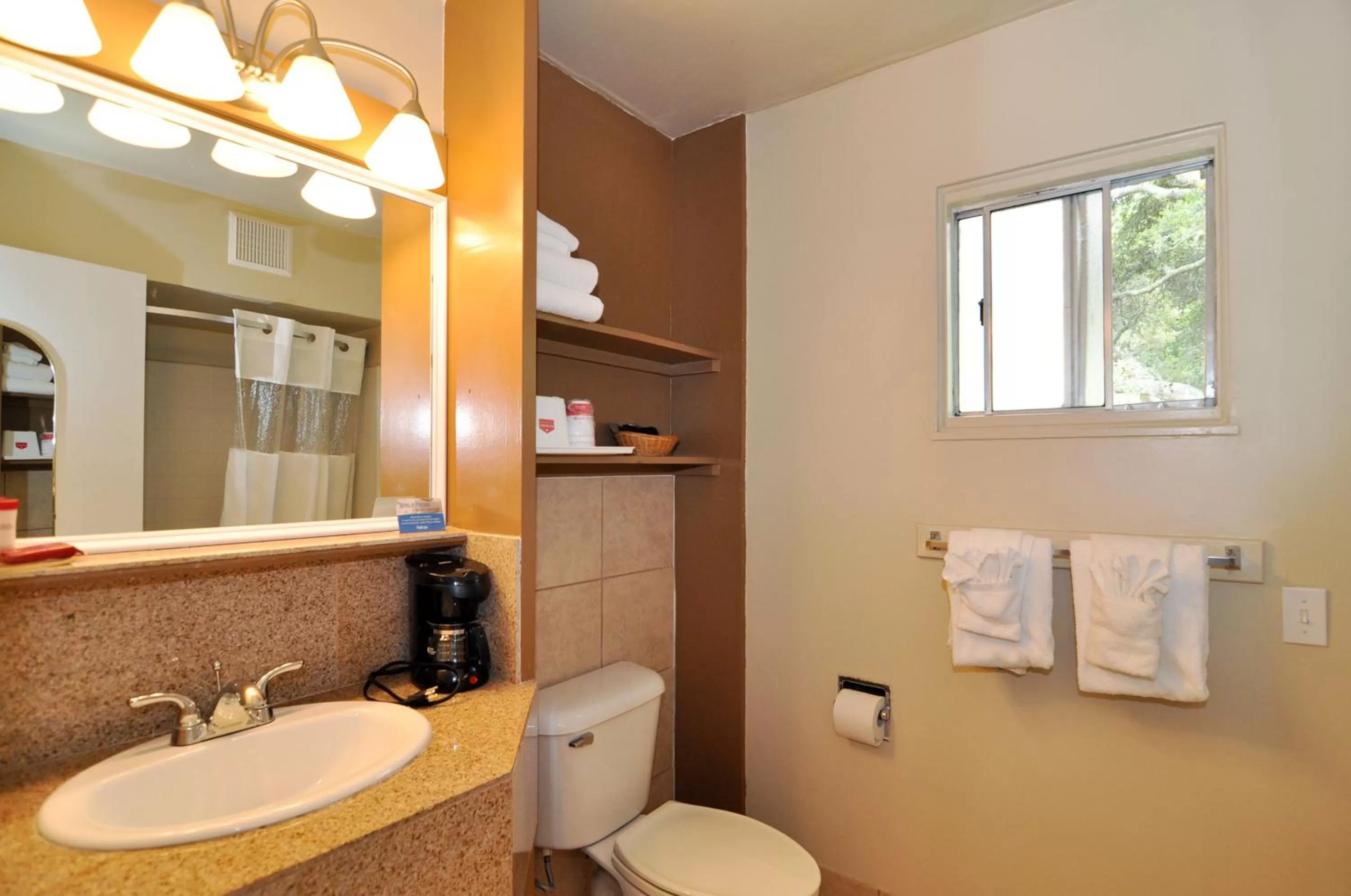 Bathroom in Pelican Inn