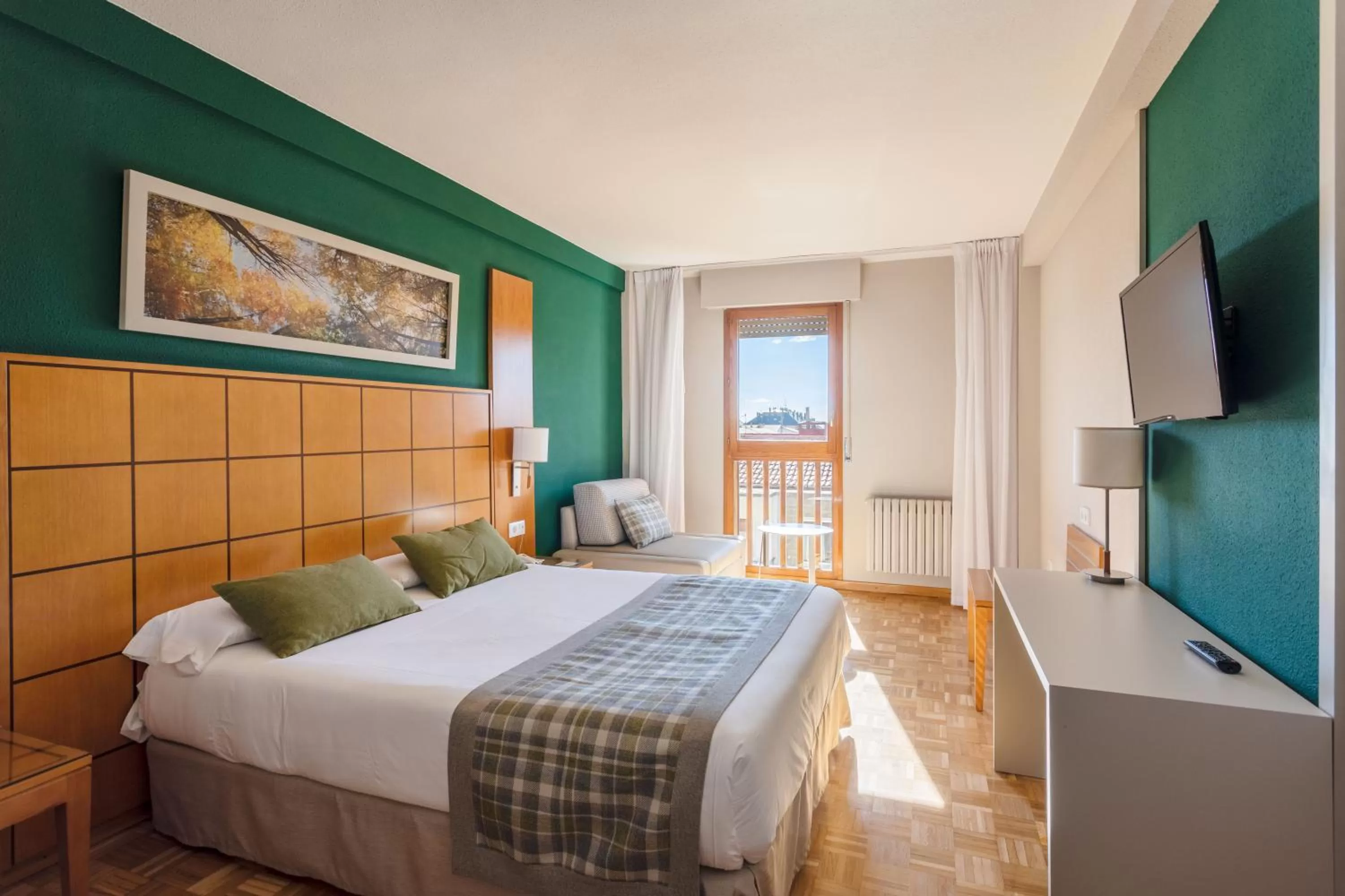 Photo of the whole room, Bed in Gran Hotel de Jaca