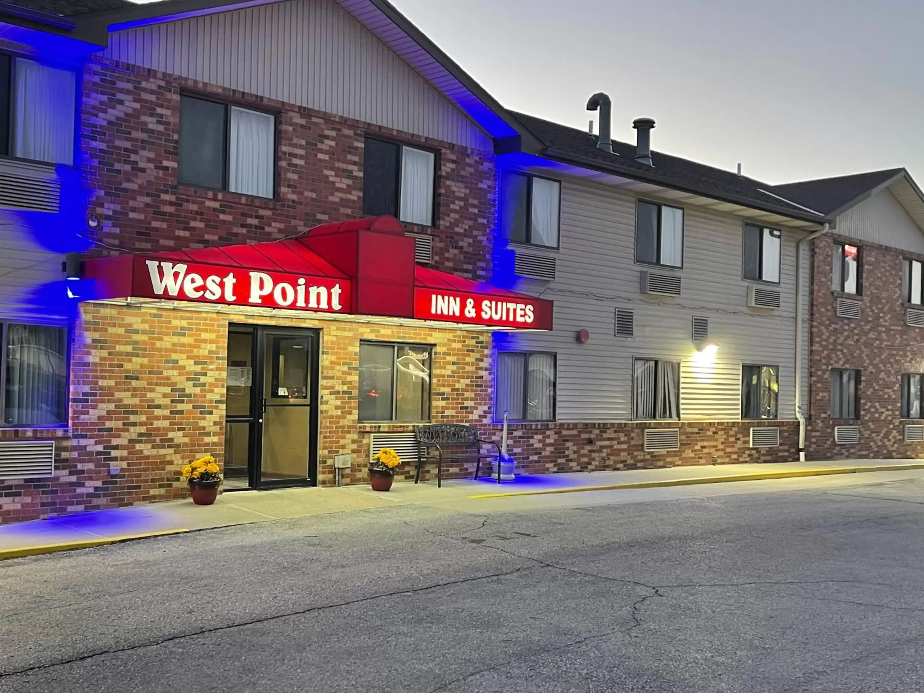 Property building in West Point Inn & Suites