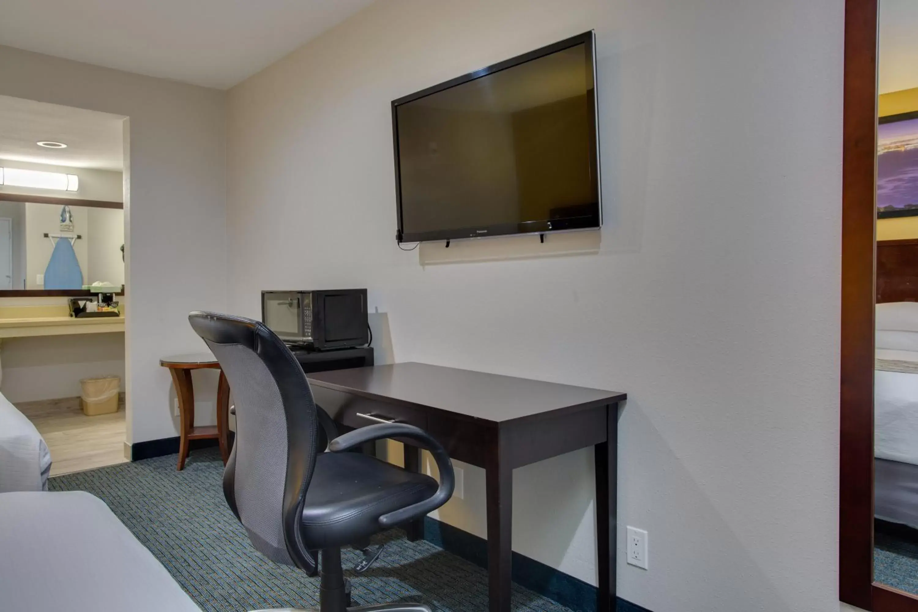 TV/Entertainment Center in SureStay Plus Hotel by Best Western Chula Vista West