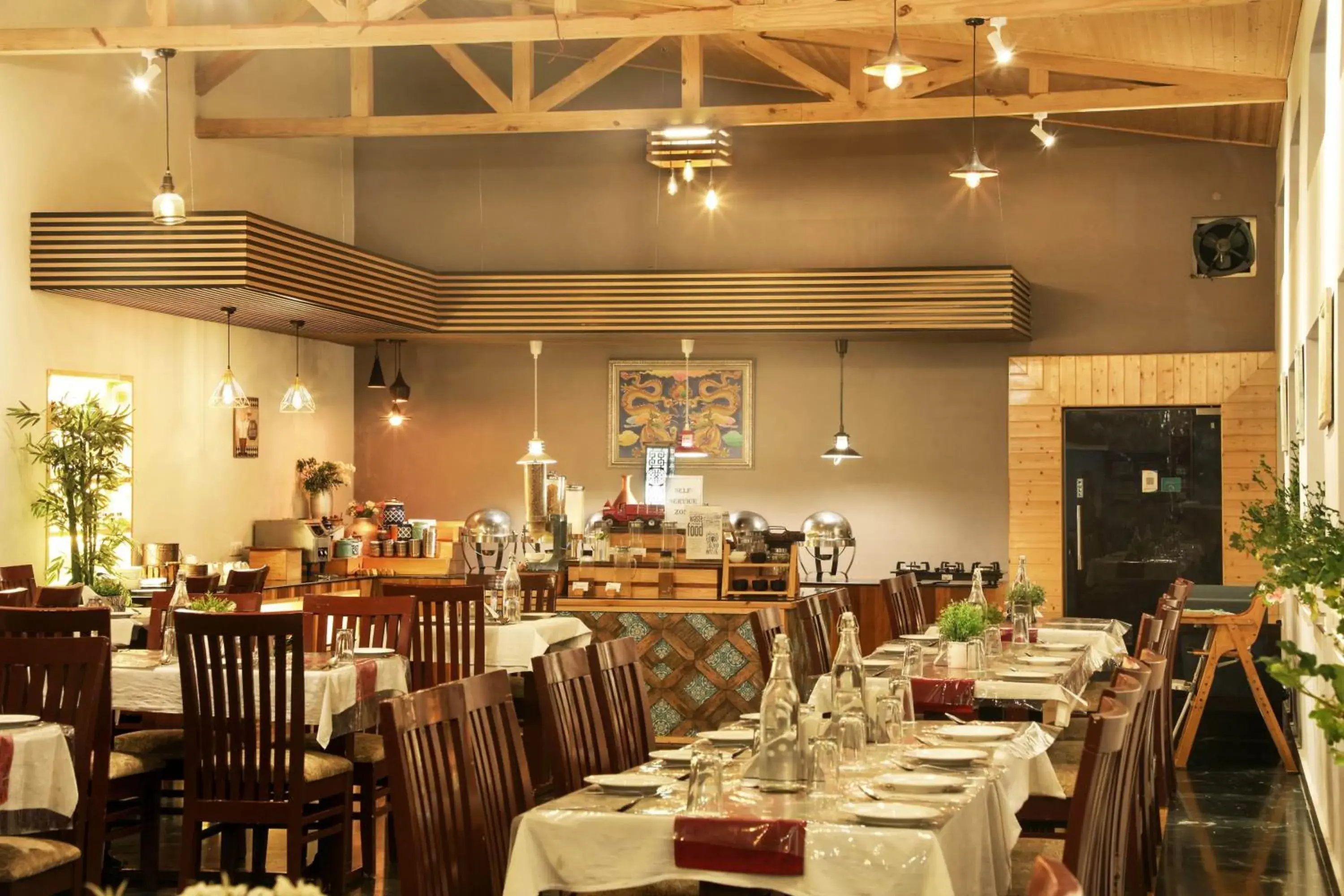 Restaurant/places to eat in Hotel SunGrace Restaurant/places to eat in Hotel SunGrace