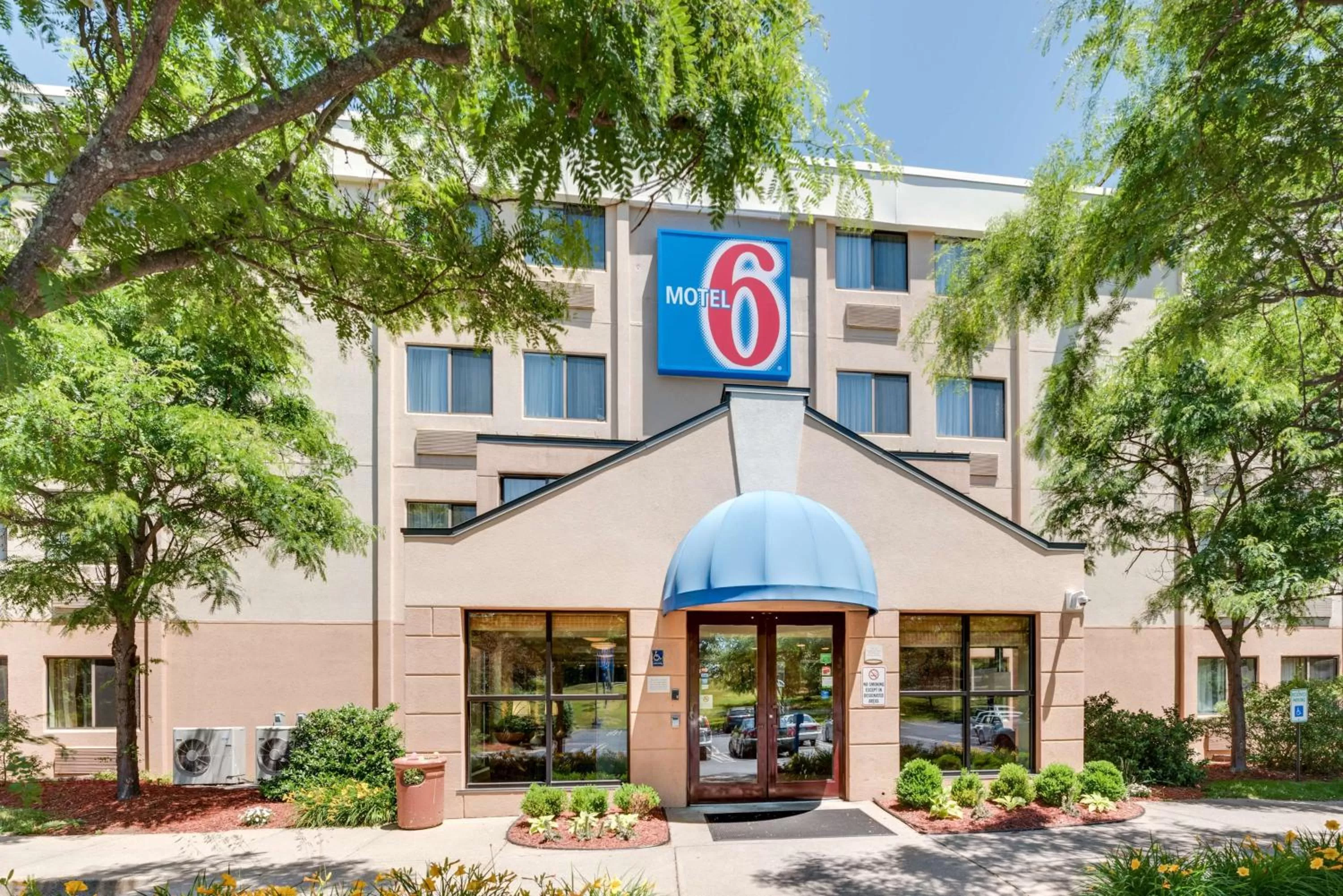 Property building in Motel 6-Milford, CT