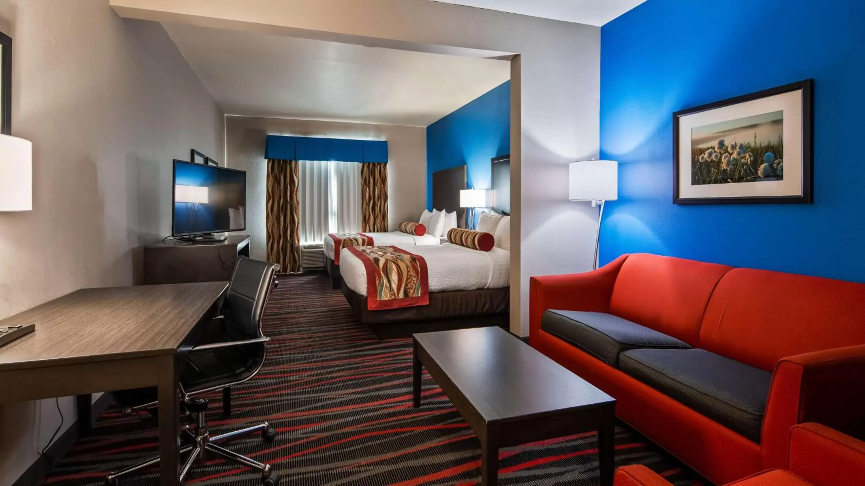 Photo of the whole room, Bed in Best Western Plus Tech Medical Center Inn Photo of the whole room, Bed in Best Western Plus Tech Medical Center Inn