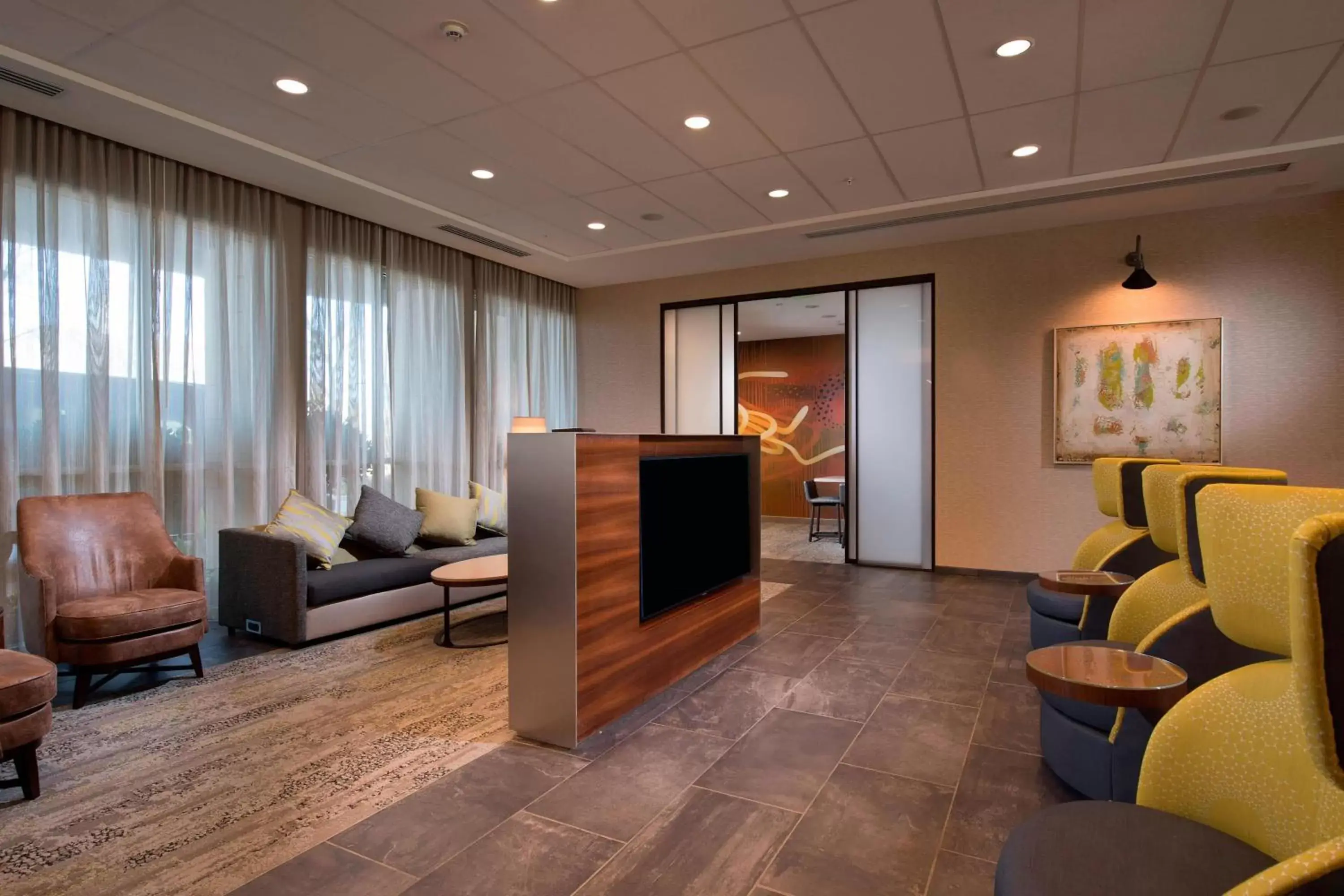 Lobby or reception, Seating Area in Courtyard by Marriott Atlanta Alpharetta/Avalon Area