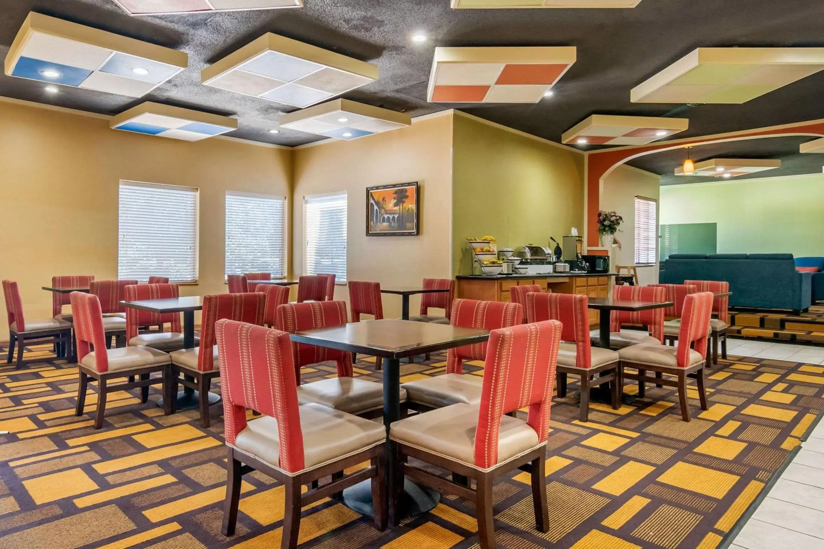 Restaurant/Places to Eat in Quality Inn & Suites Lenexa Kansas City