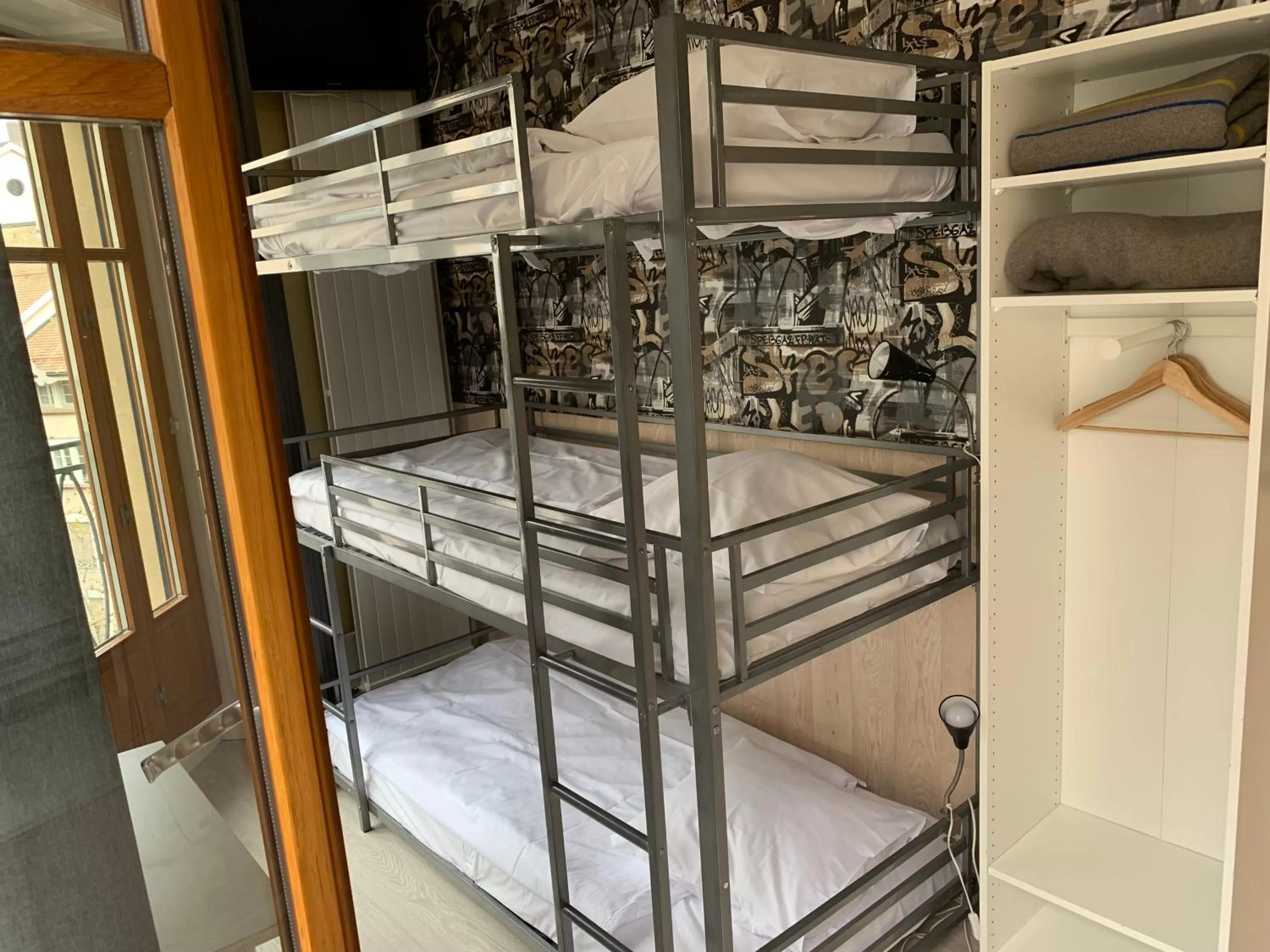 Photo of the whole room, Bed in Hotel Central