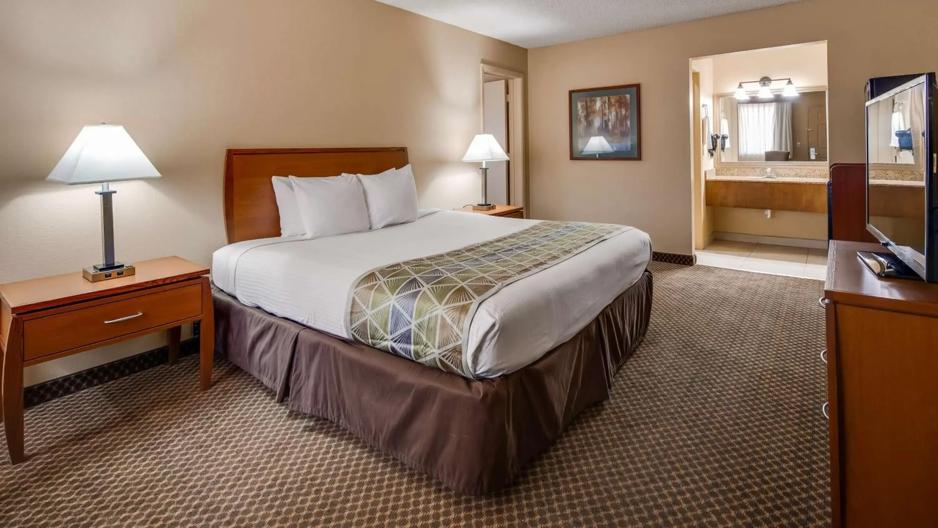 Bedroom, Bed in Best Western Cottonwood Inn