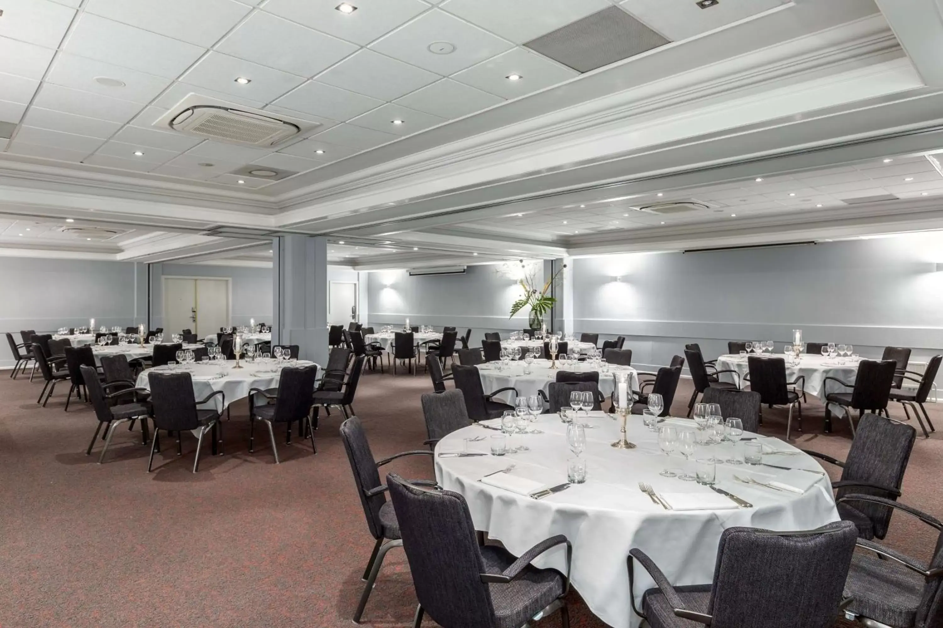 Meeting/conference room, Restaurant/Places to Eat in NH Collection Amsterdam Barbizon Palace