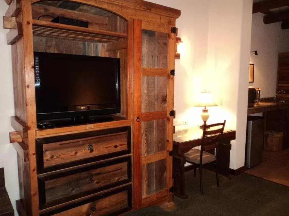 Decorative detail, TV/Entertainment Center in Hotel Quinta Mision