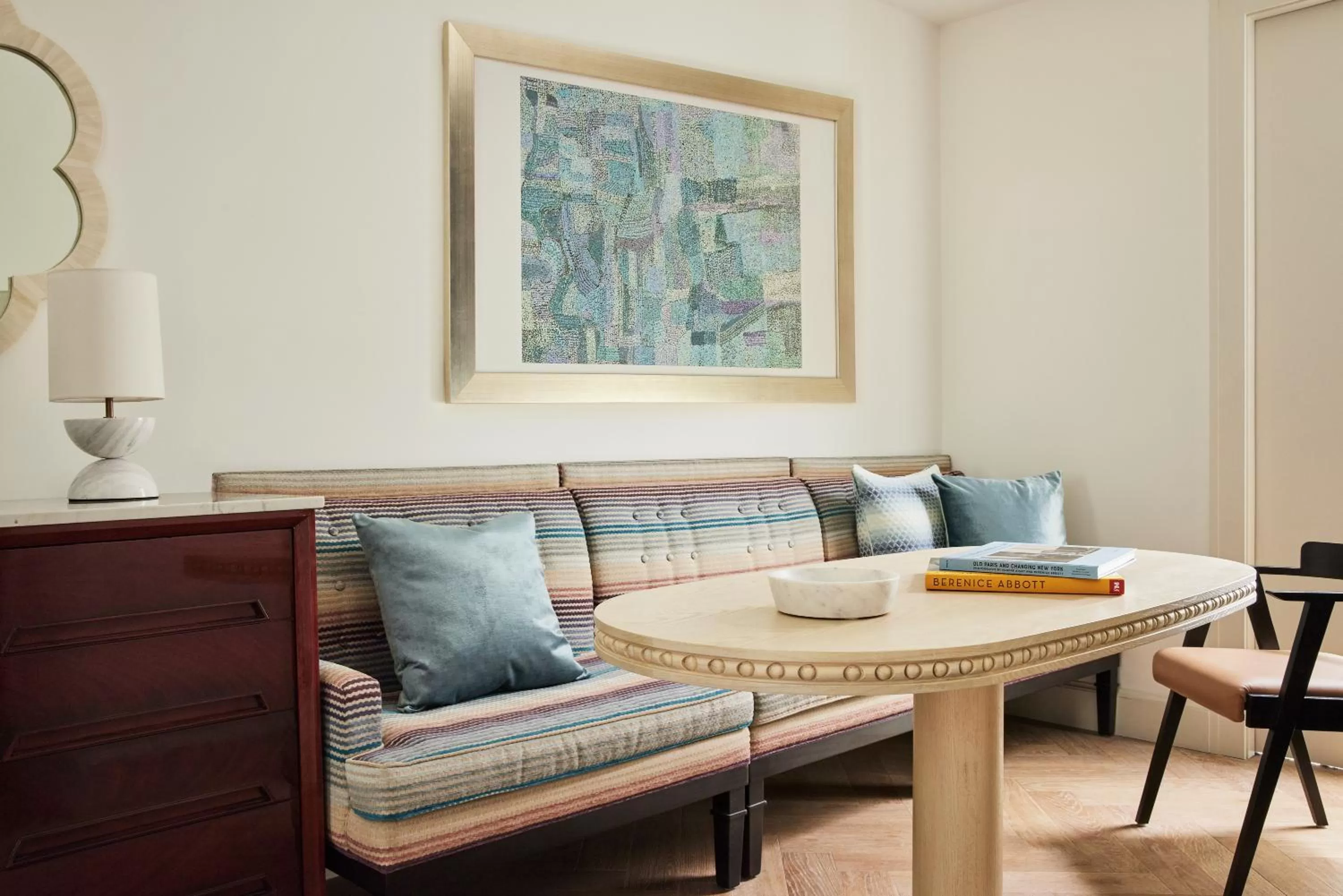 Seating area in The Wall Street Hotel New York City